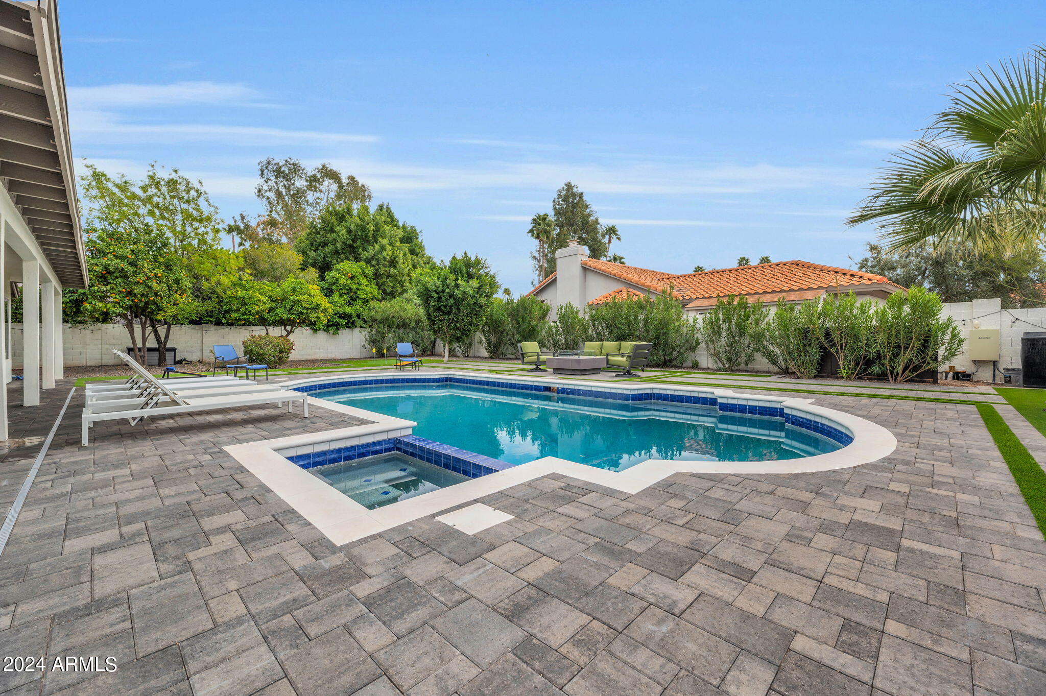 10207 E SAN SALVADOR Drive