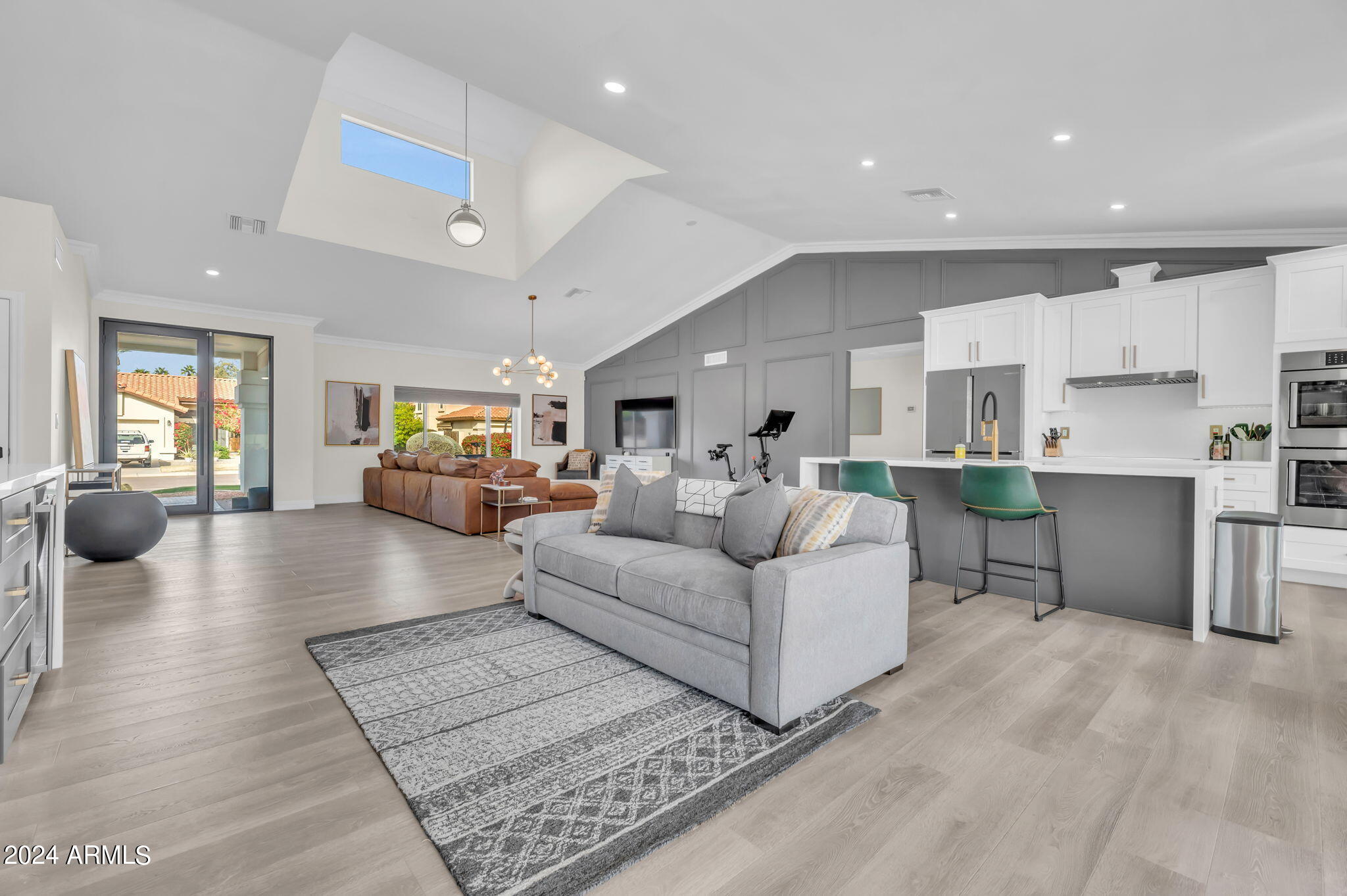 10207 E SAN SALVADOR Drive