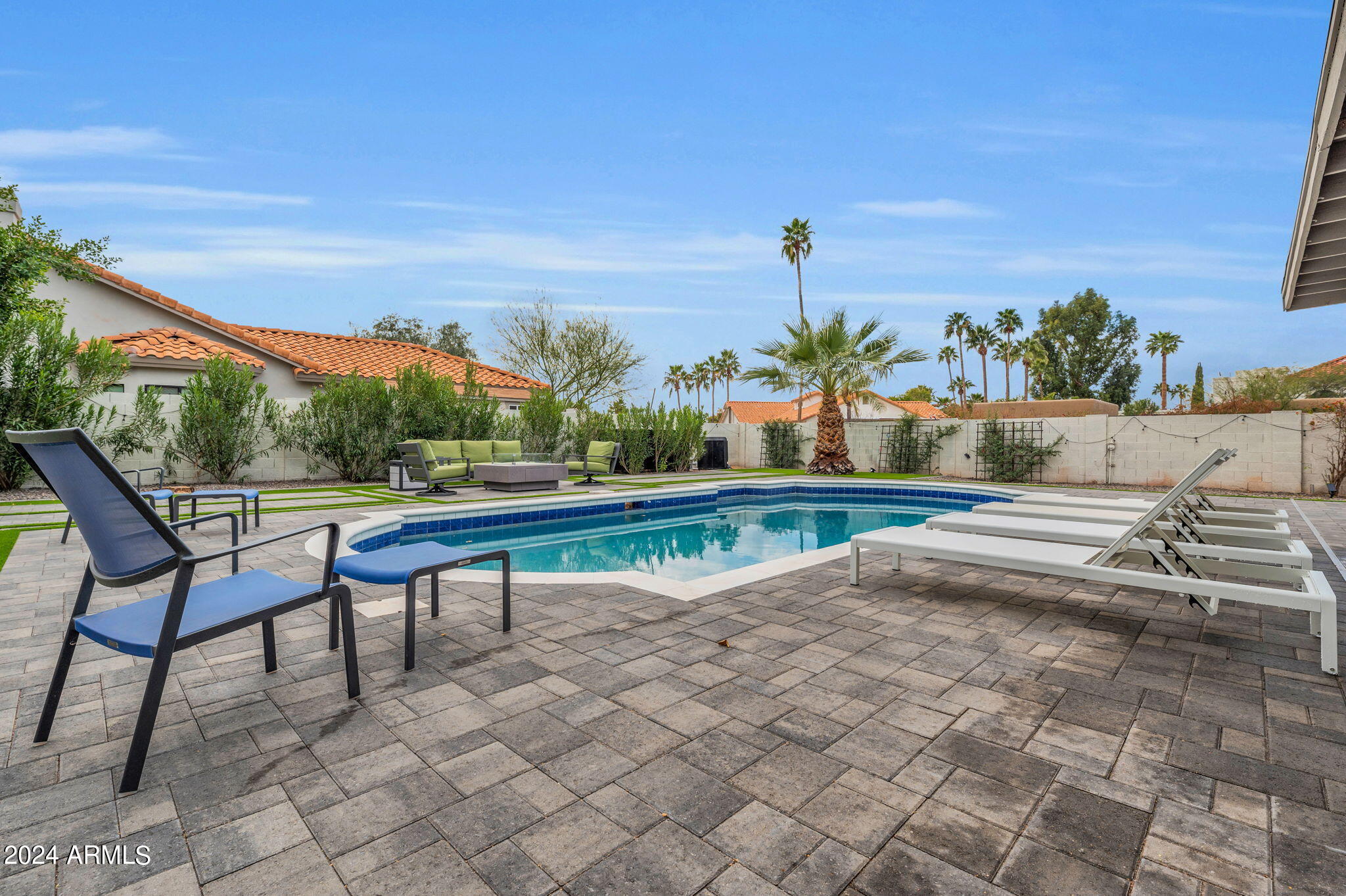 10207 E SAN SALVADOR Drive