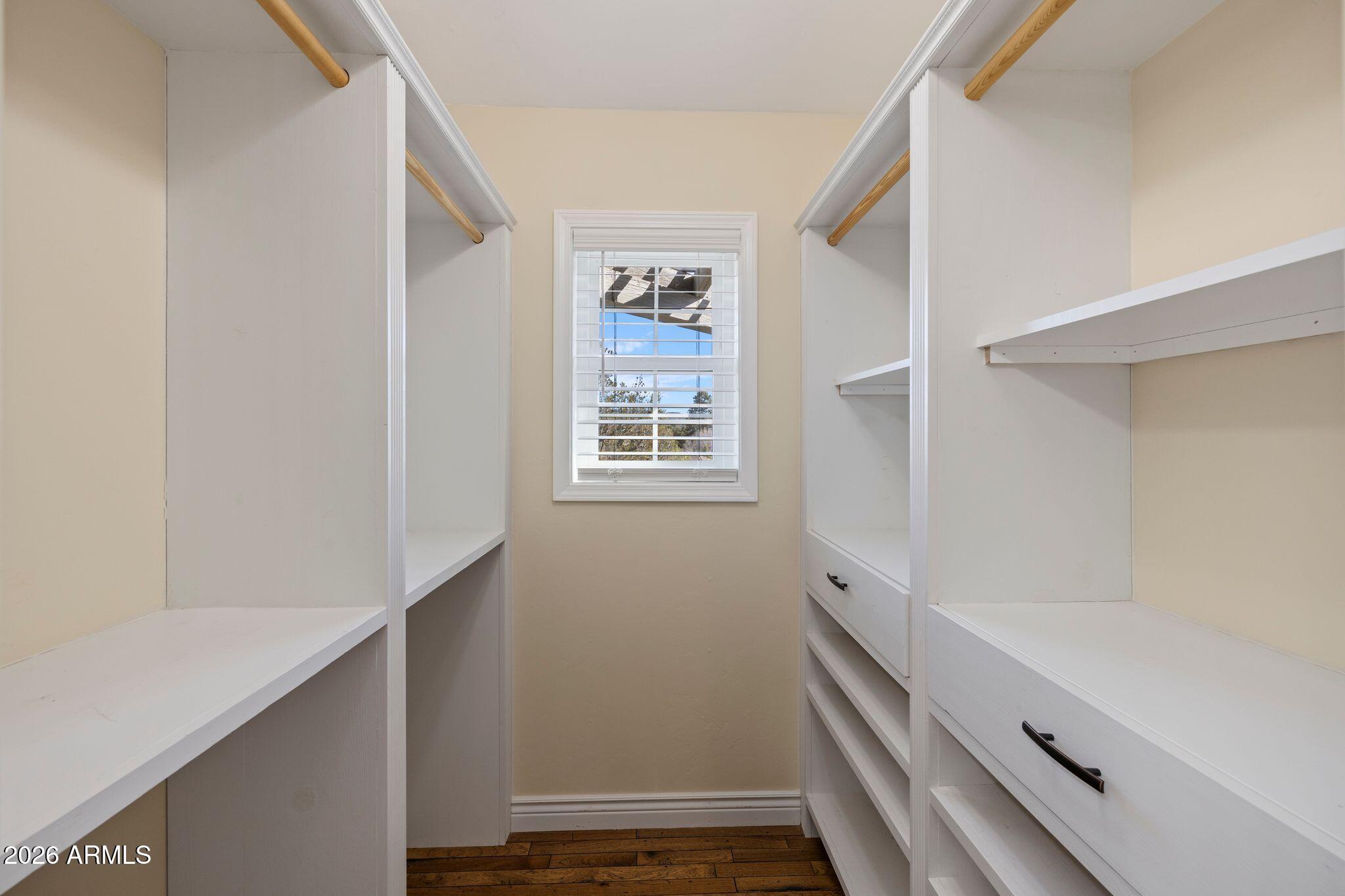 117 N EQUESTRIAN Way