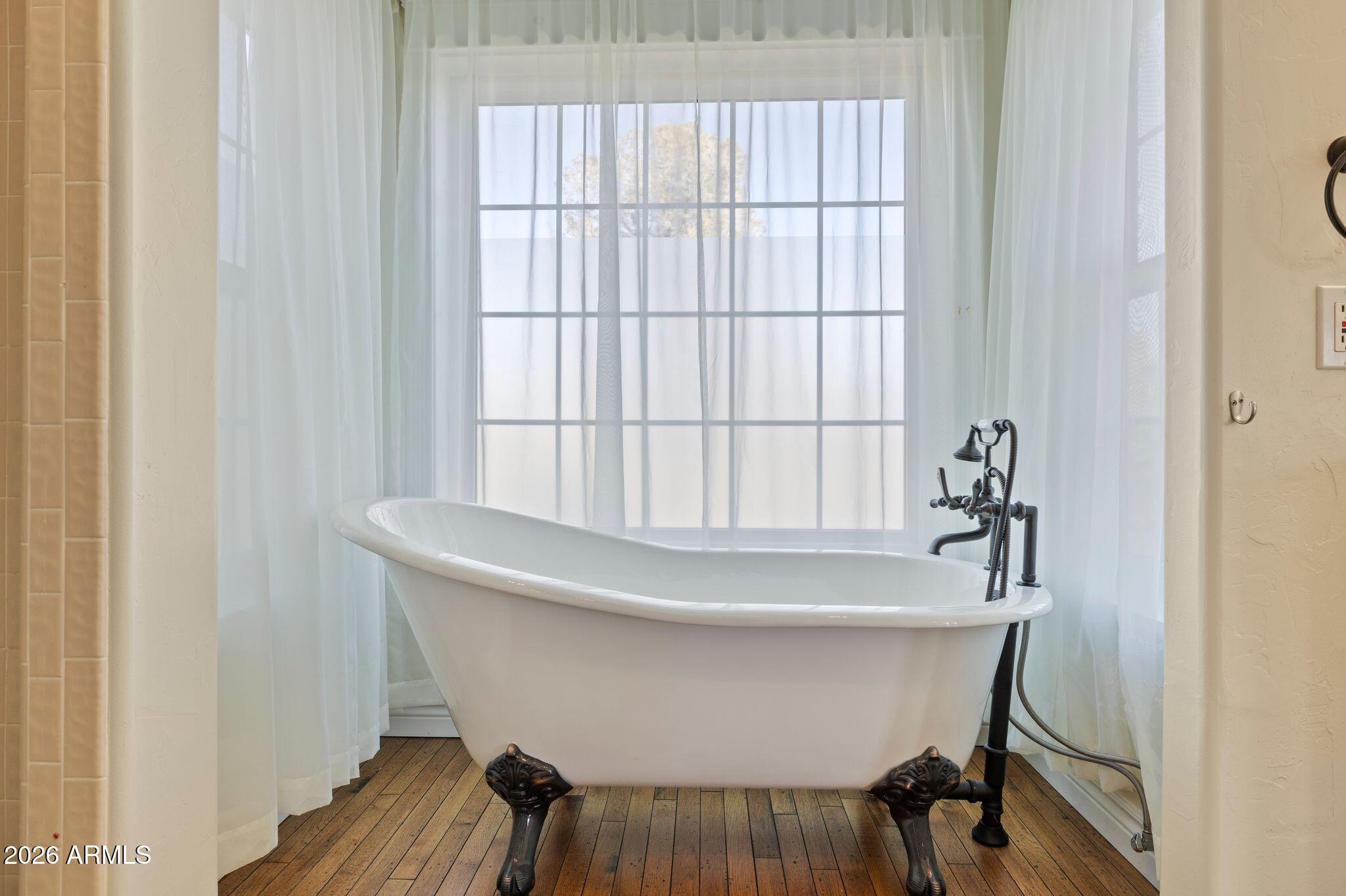 117 N EQUESTRIAN Way