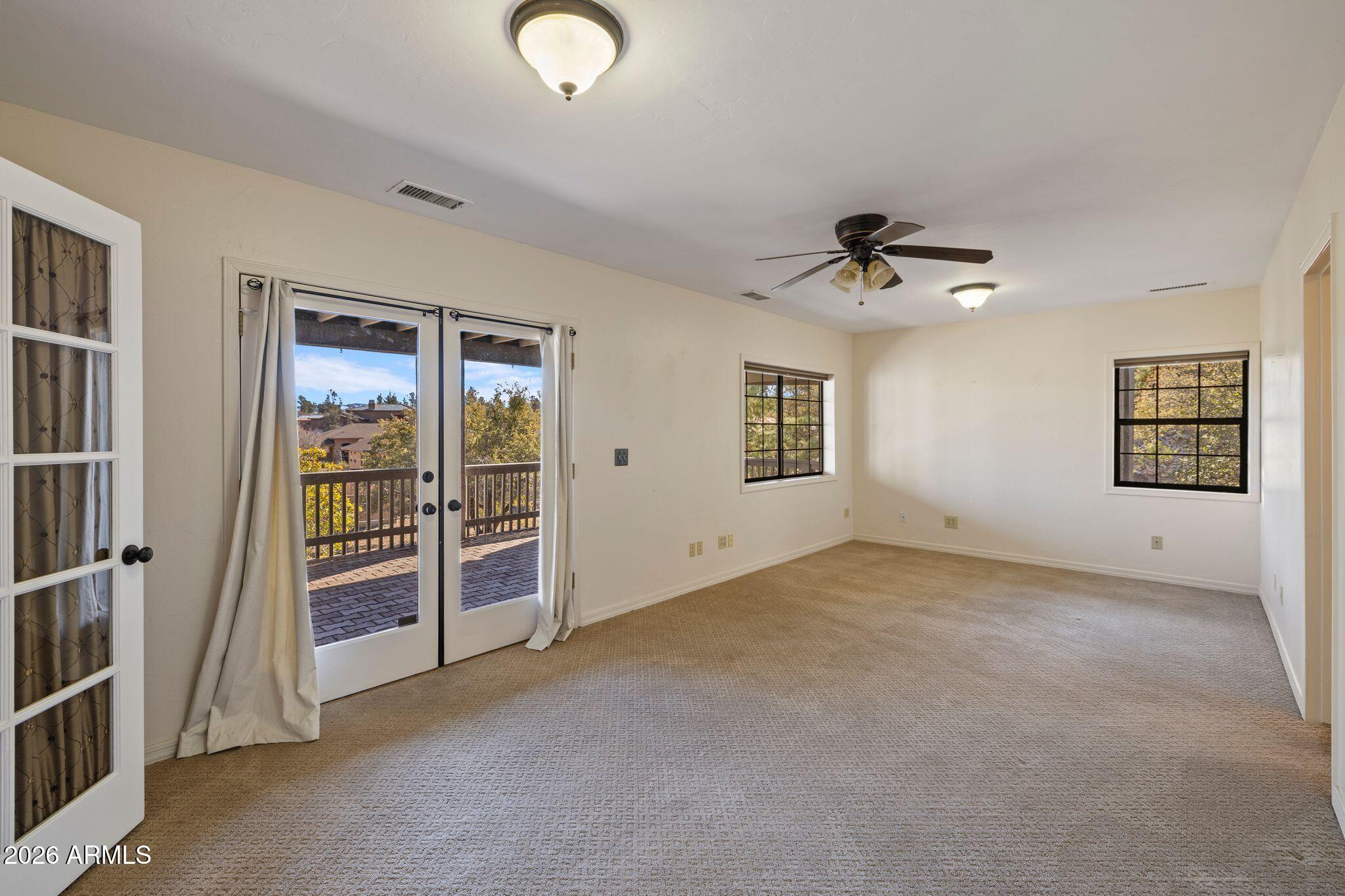 117 N EQUESTRIAN Way