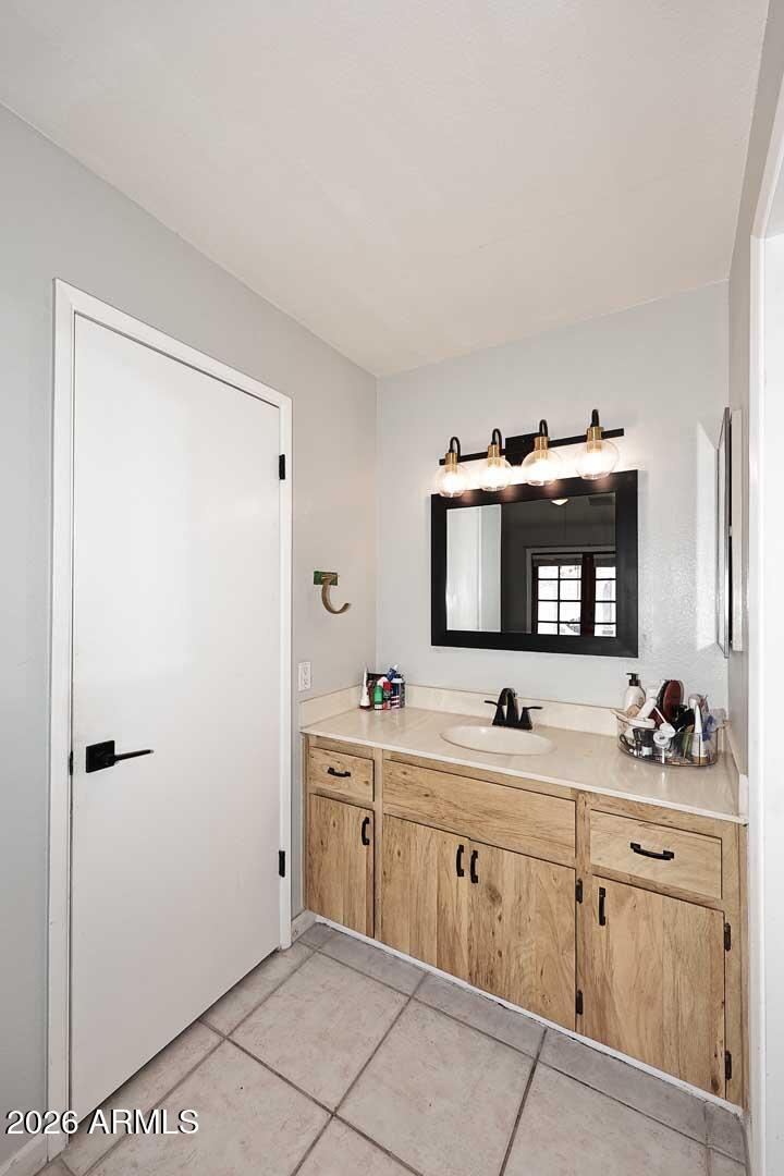 1721 E SANDRA Terrace