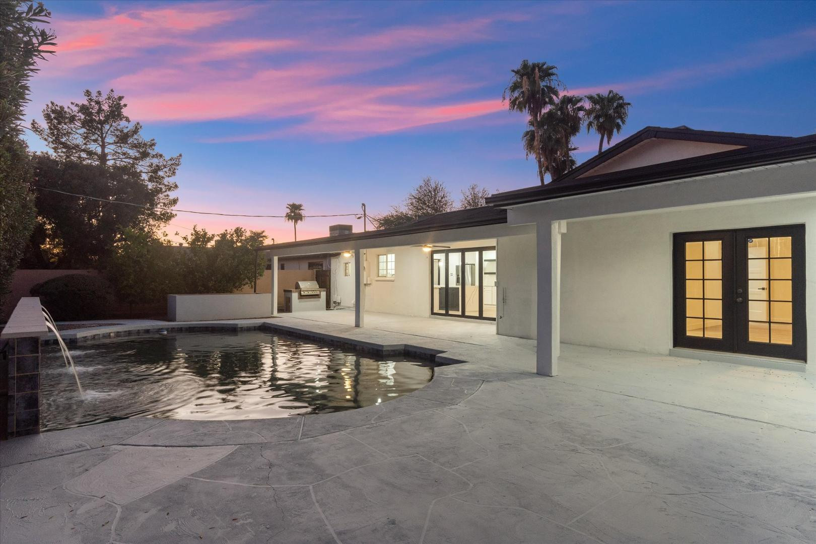 8525 E Clarendon Avenue