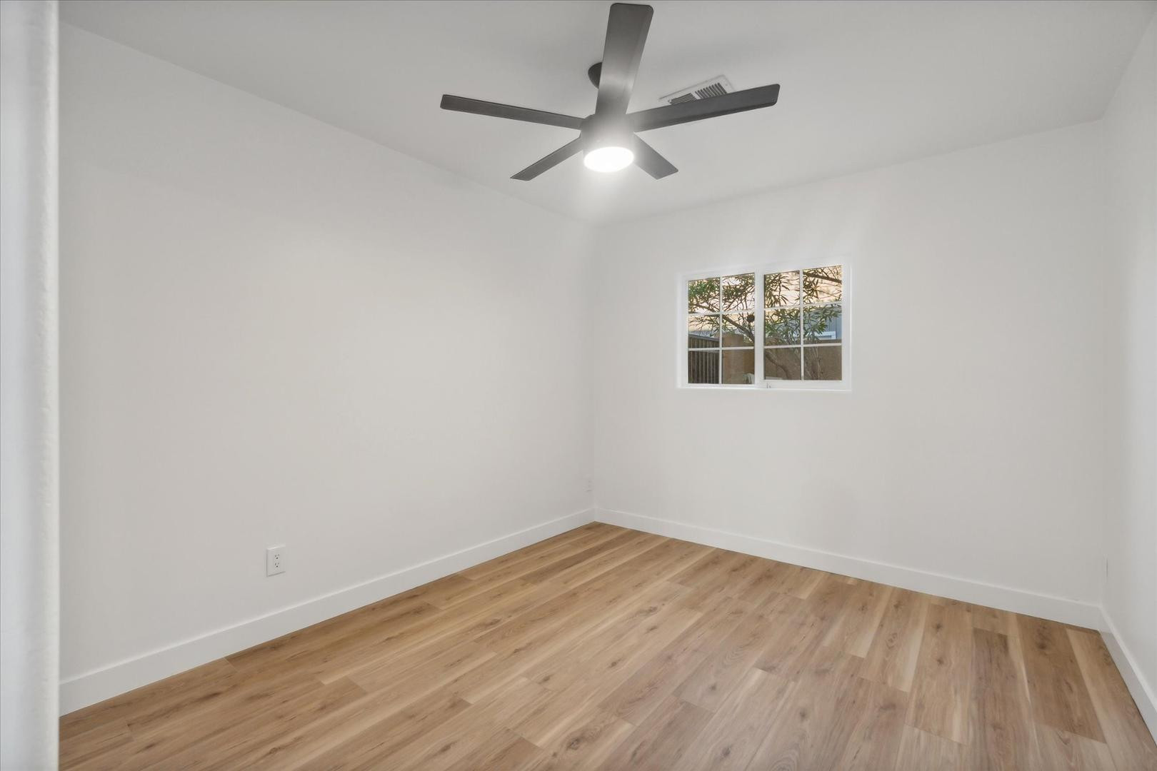 8525 E Clarendon Avenue