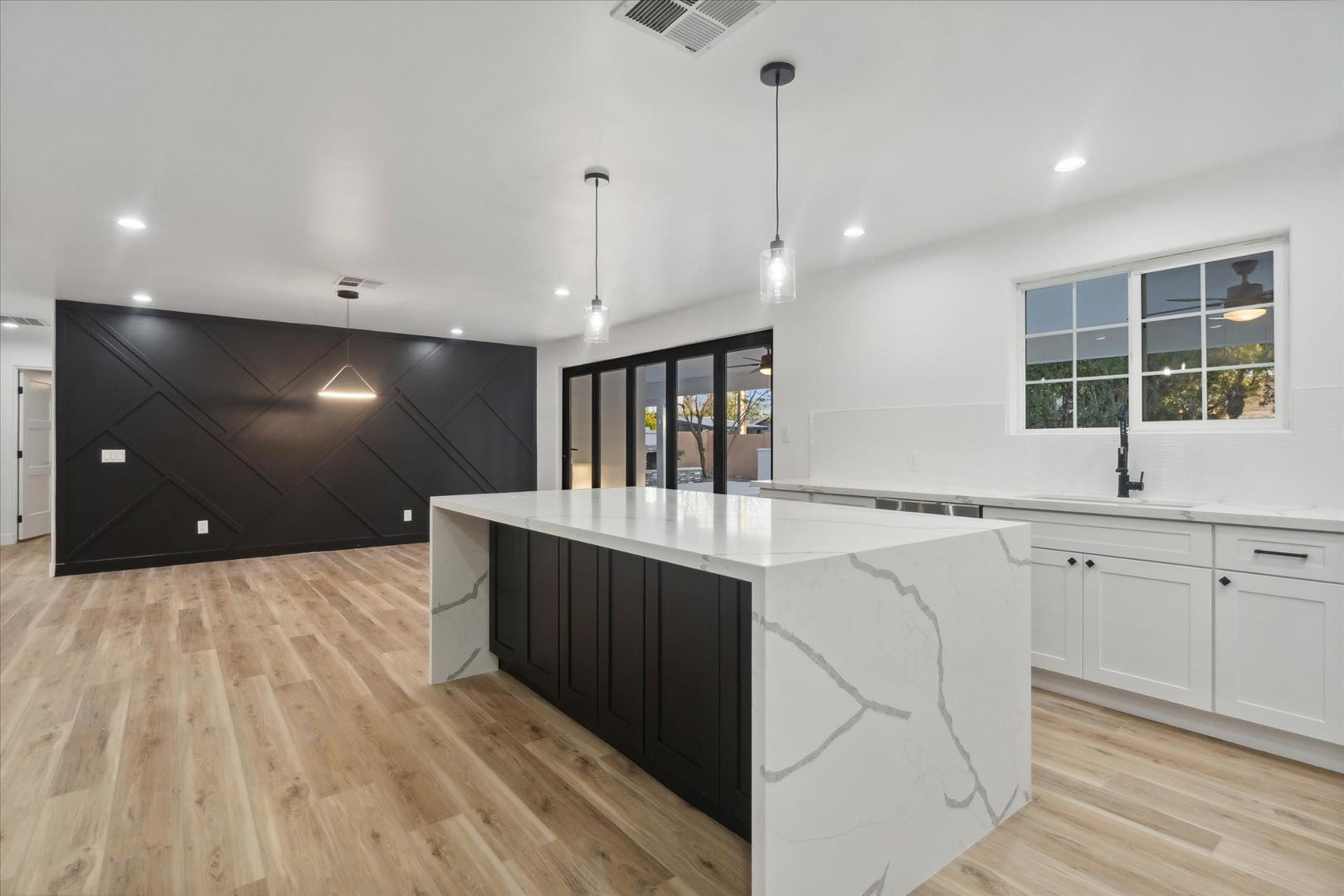 8525 E Clarendon Avenue