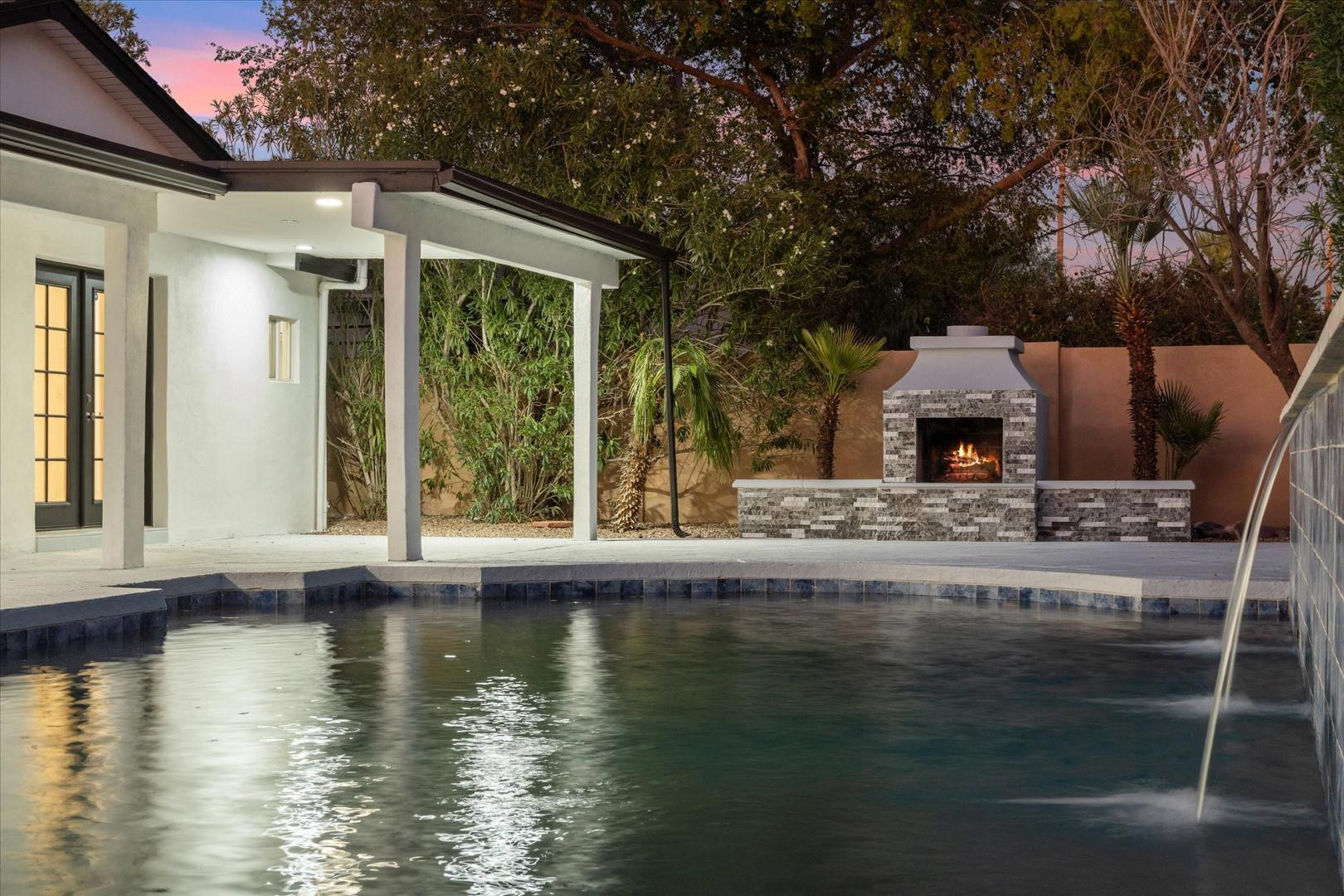 8525 E Clarendon Avenue