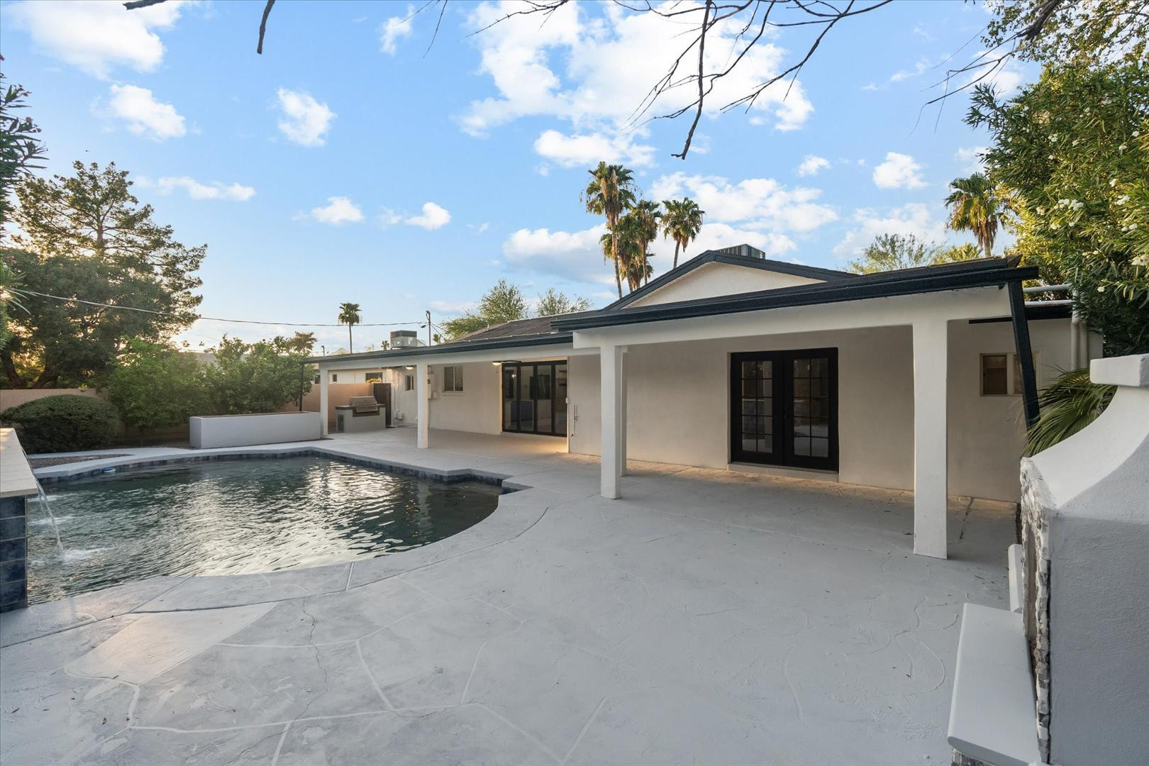 8525 E Clarendon Avenue