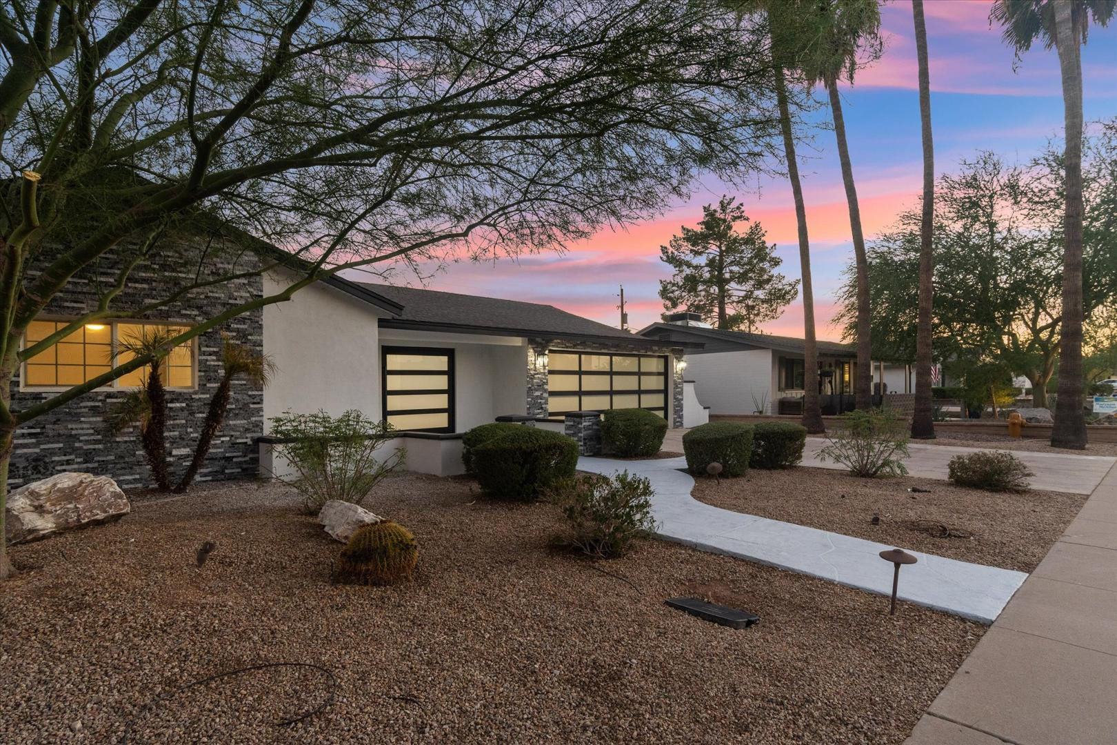 8525 E Clarendon Avenue