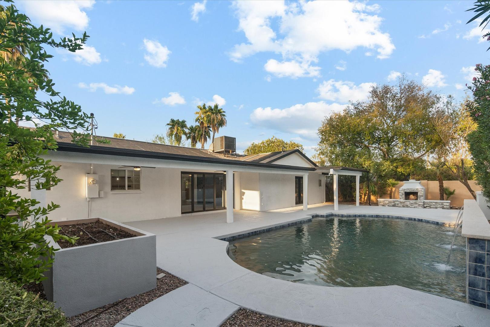 8525 E Clarendon Avenue