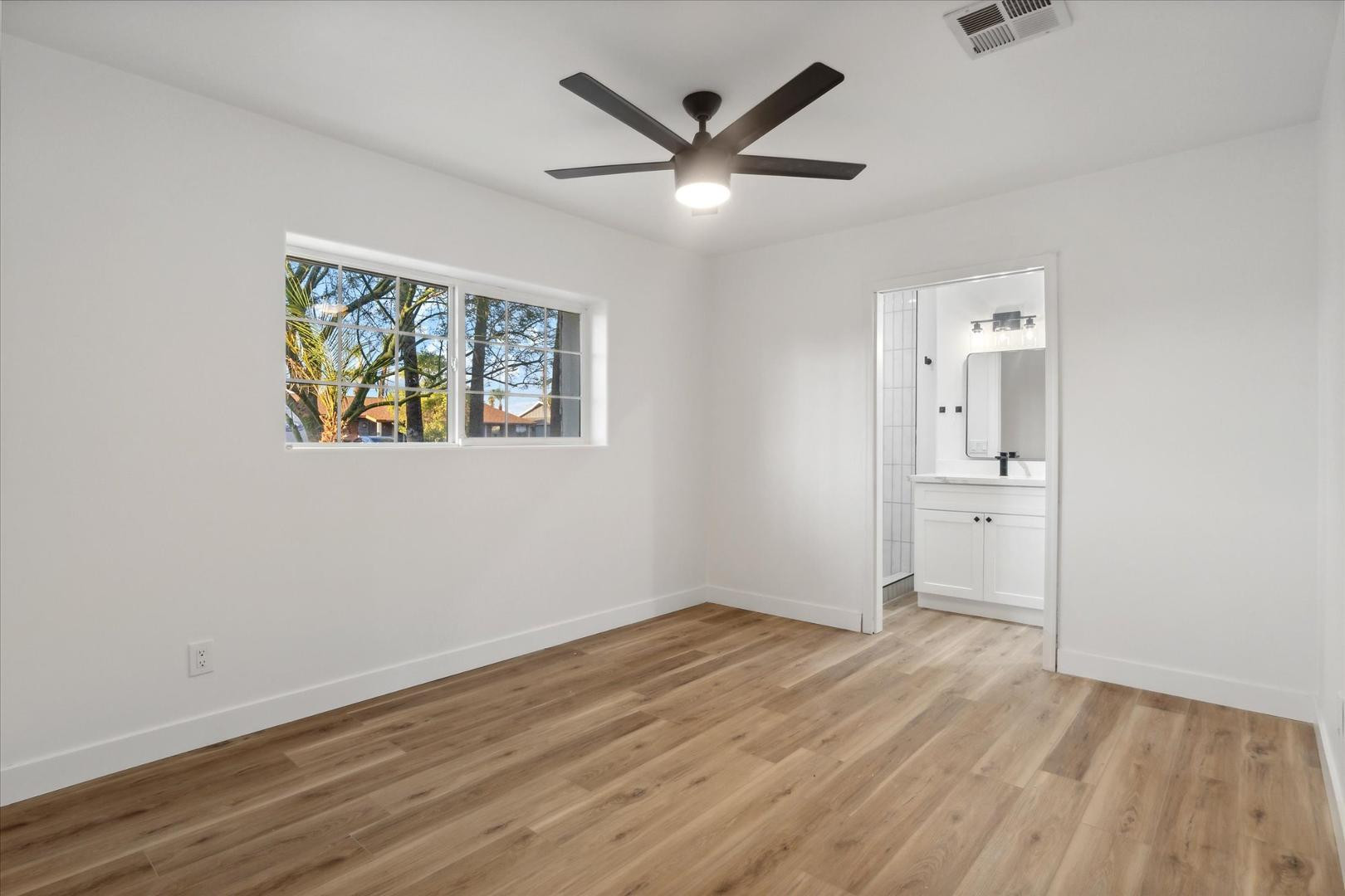 8525 E Clarendon Avenue