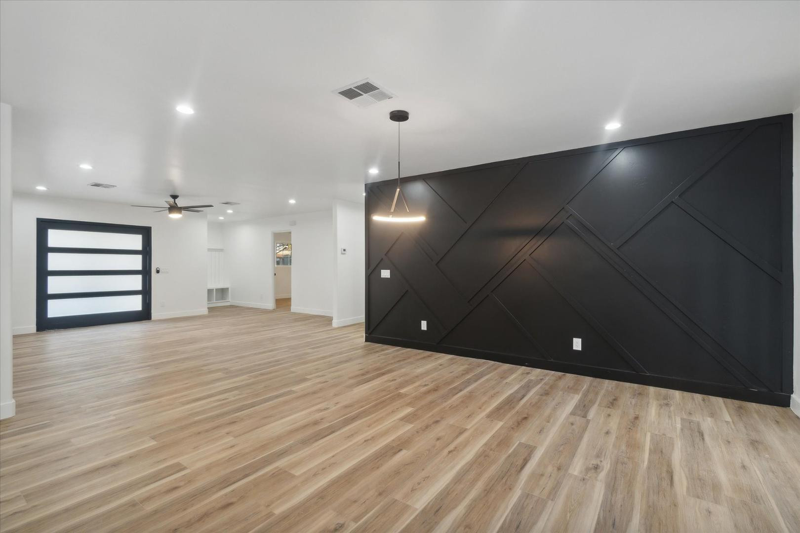 8525 E Clarendon Avenue