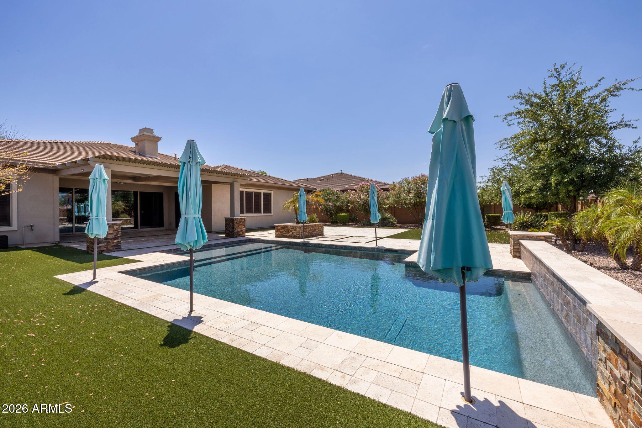 5519 E WINDSTONE Trail