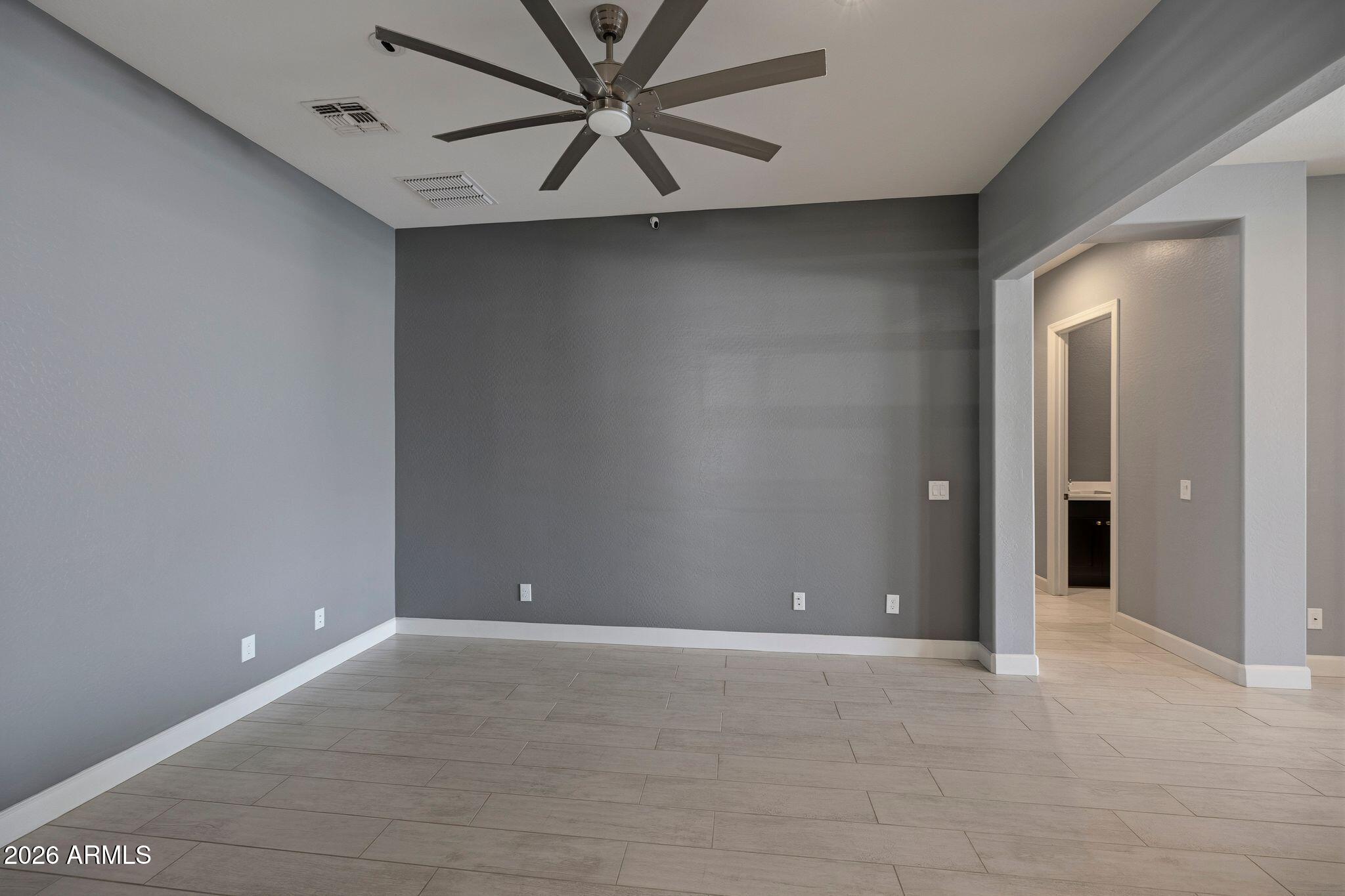 5519 E WINDSTONE Trail