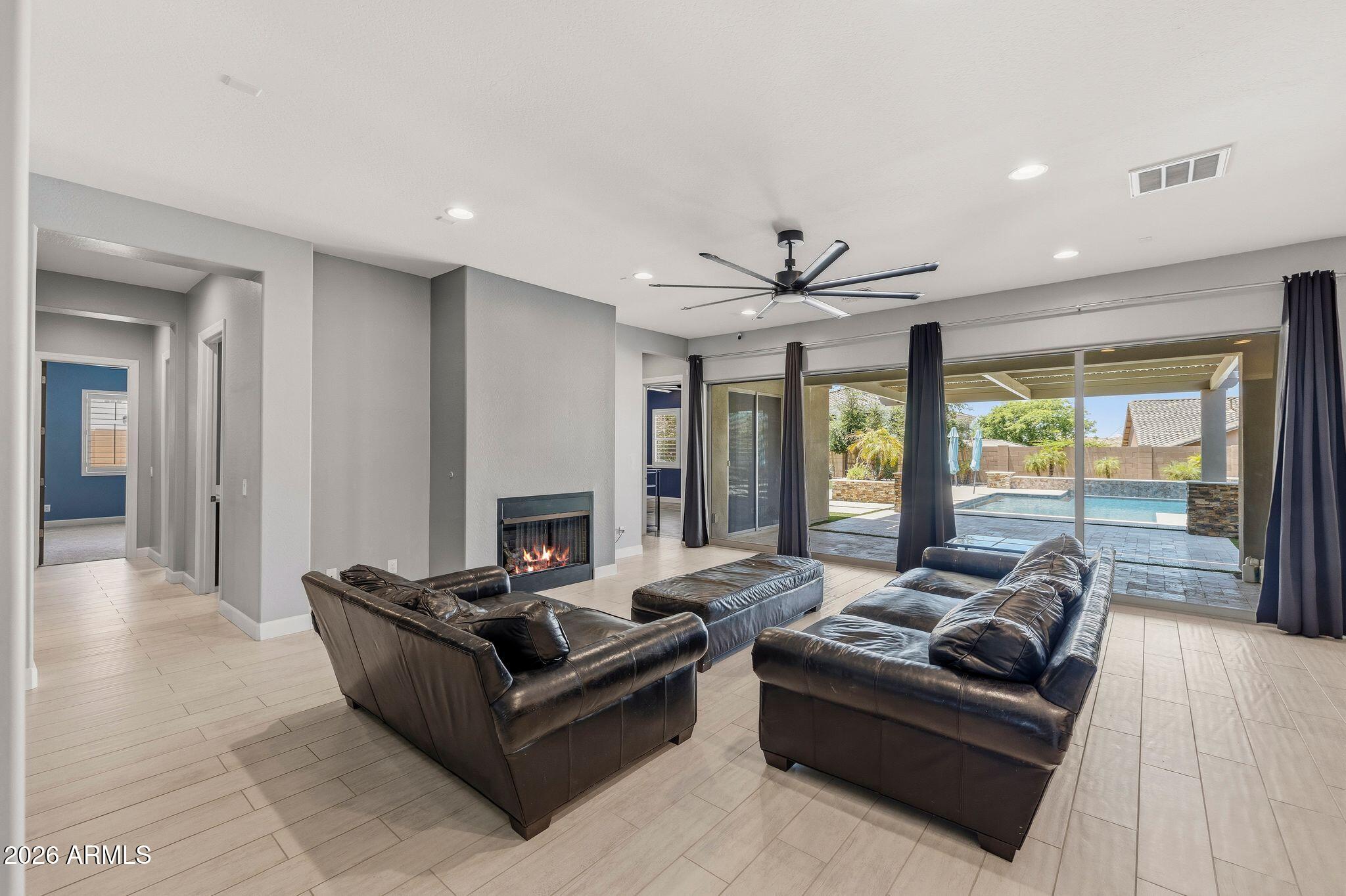 5519 E WINDSTONE Trail