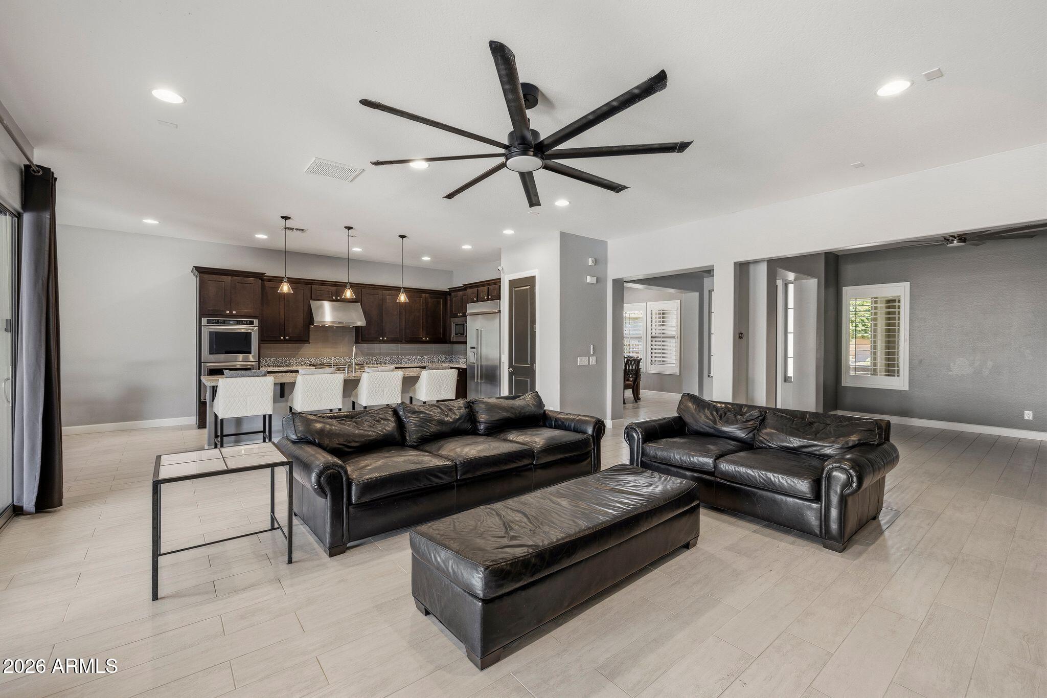 5519 E WINDSTONE Trail