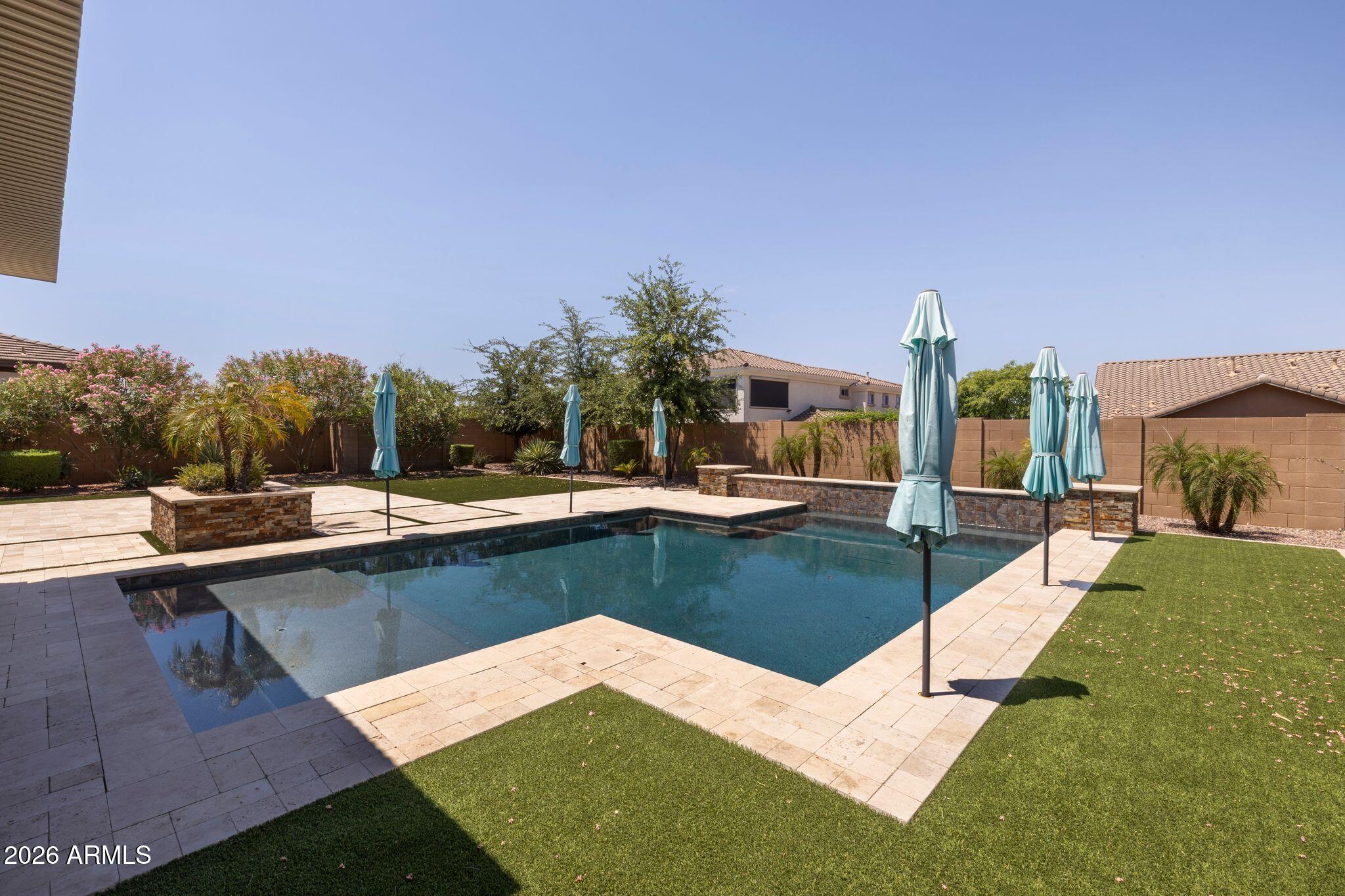 5519 E WINDSTONE Trail
