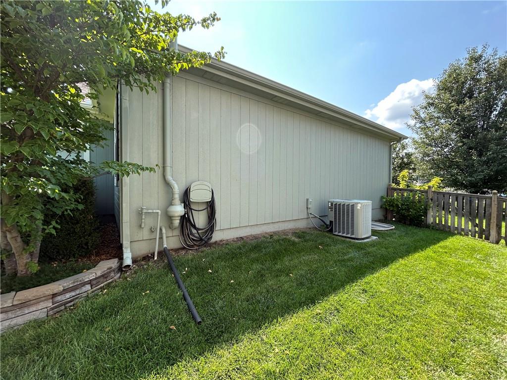 513 E Cheyenne Street