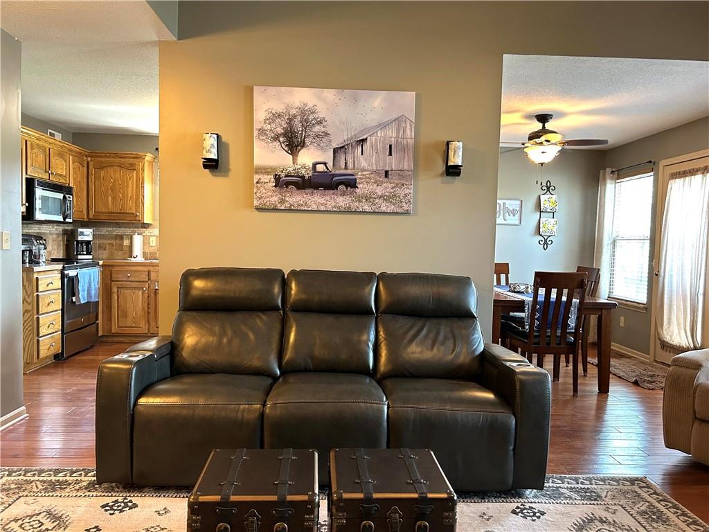 513 E Cheyenne Street