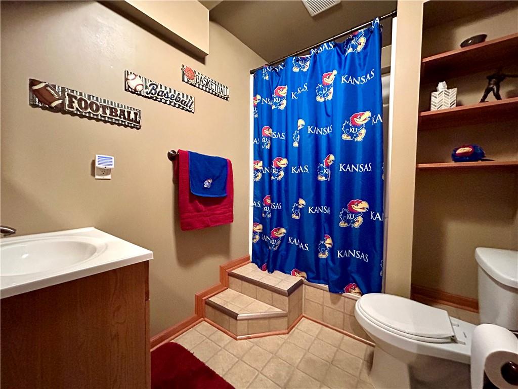 513 E Cheyenne Street