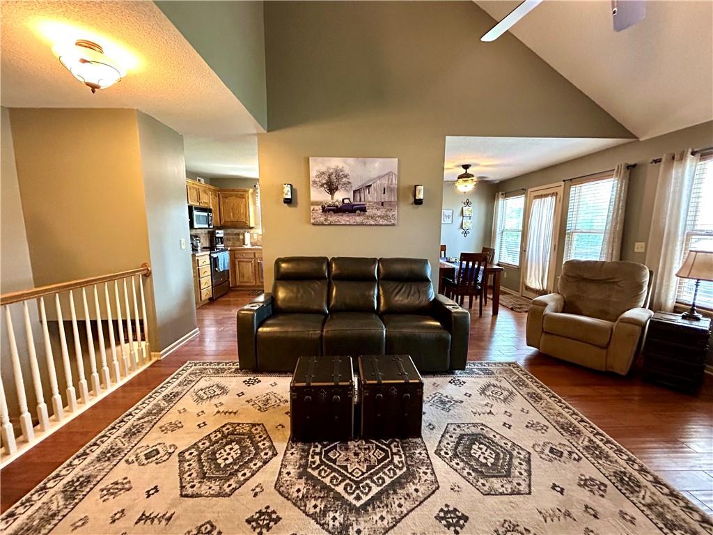 513 E Cheyenne Street