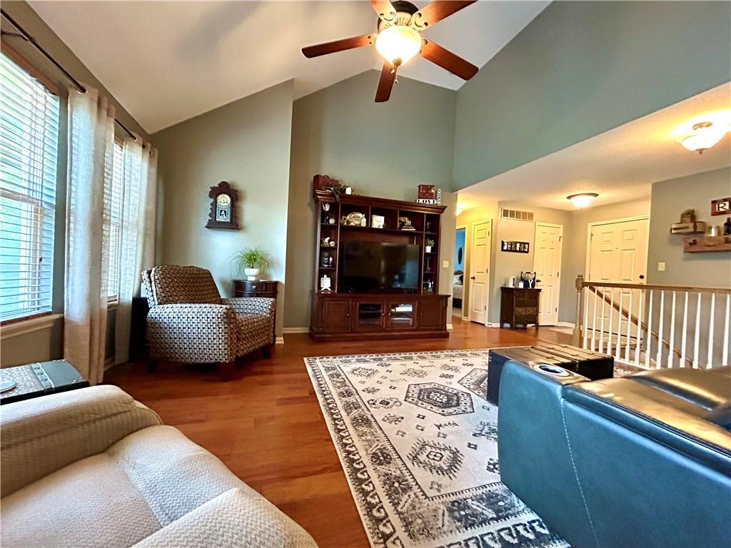 513 E Cheyenne Street