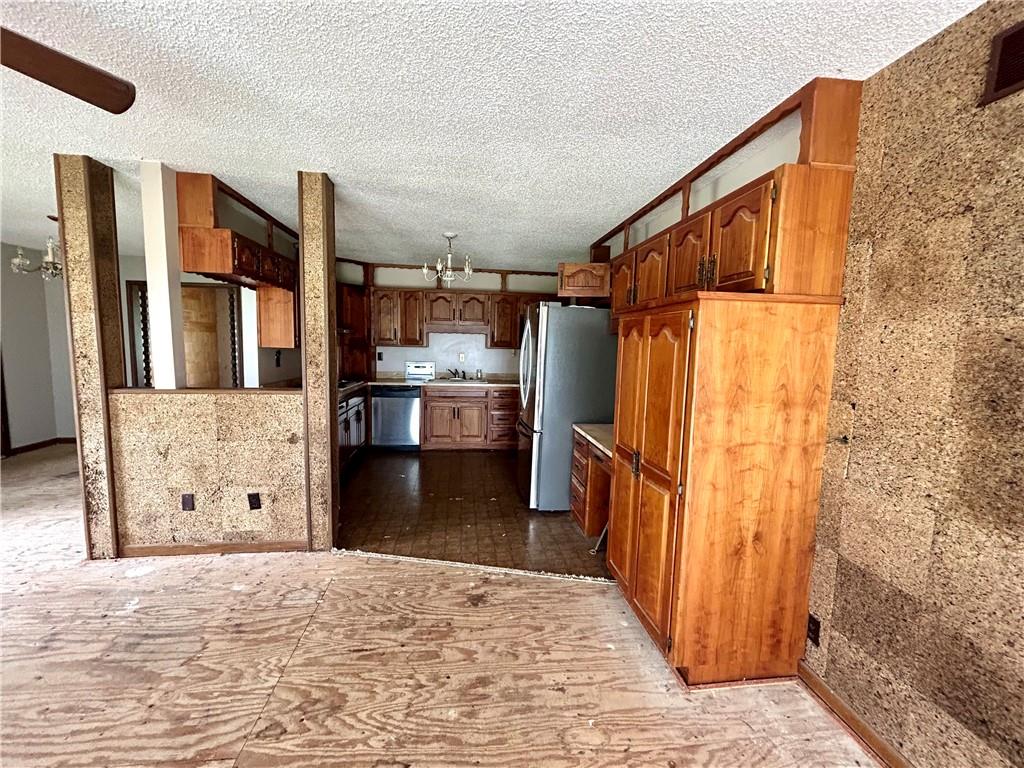 19121 E 500 Road