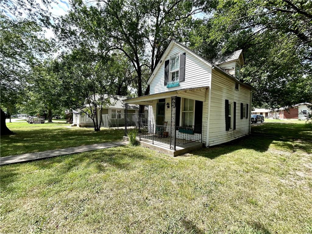 307 E 12th Street