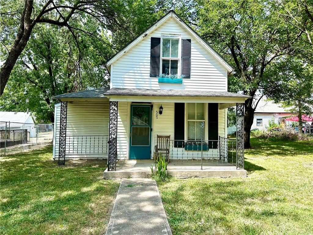 307 E 12th Street