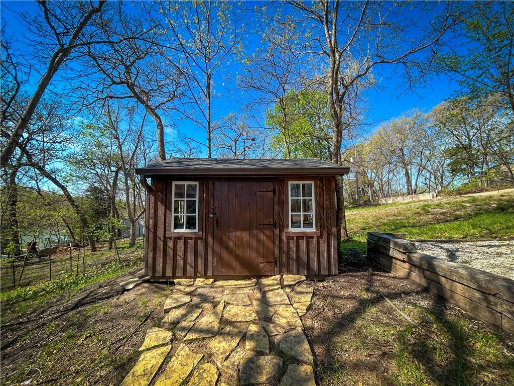 5 E Lakeside Circle