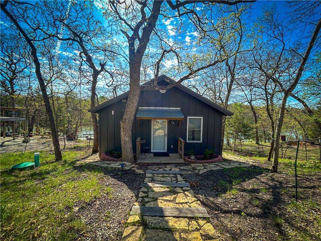 5 E Lakeside Circle
