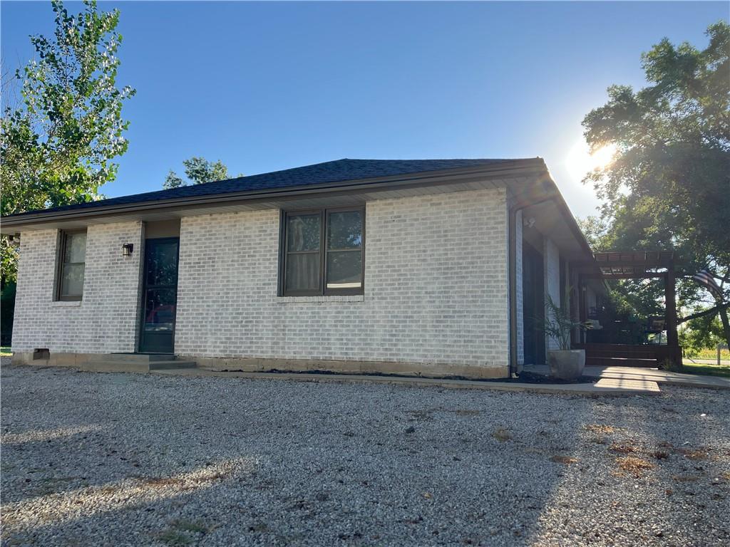 708 E Grand Avenue