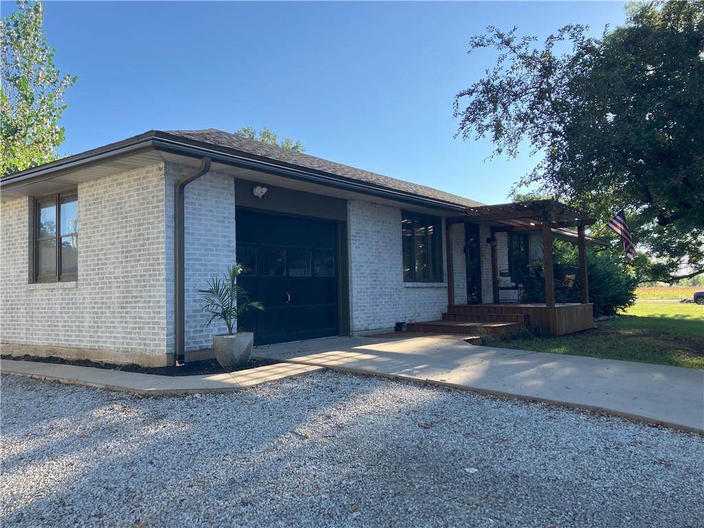 708 E Grand Avenue