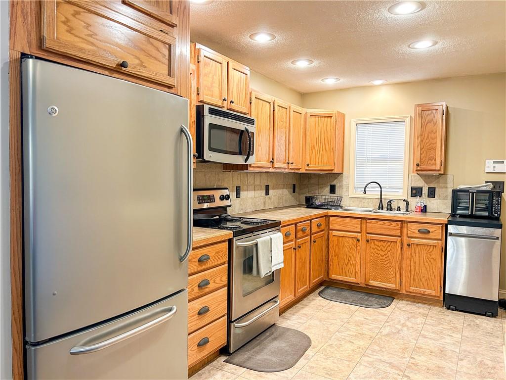 2222 State Line Road