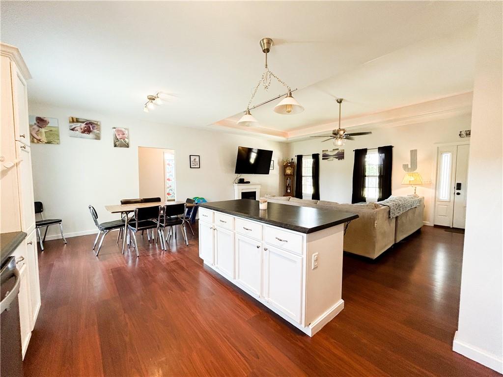 302 S 6th Street