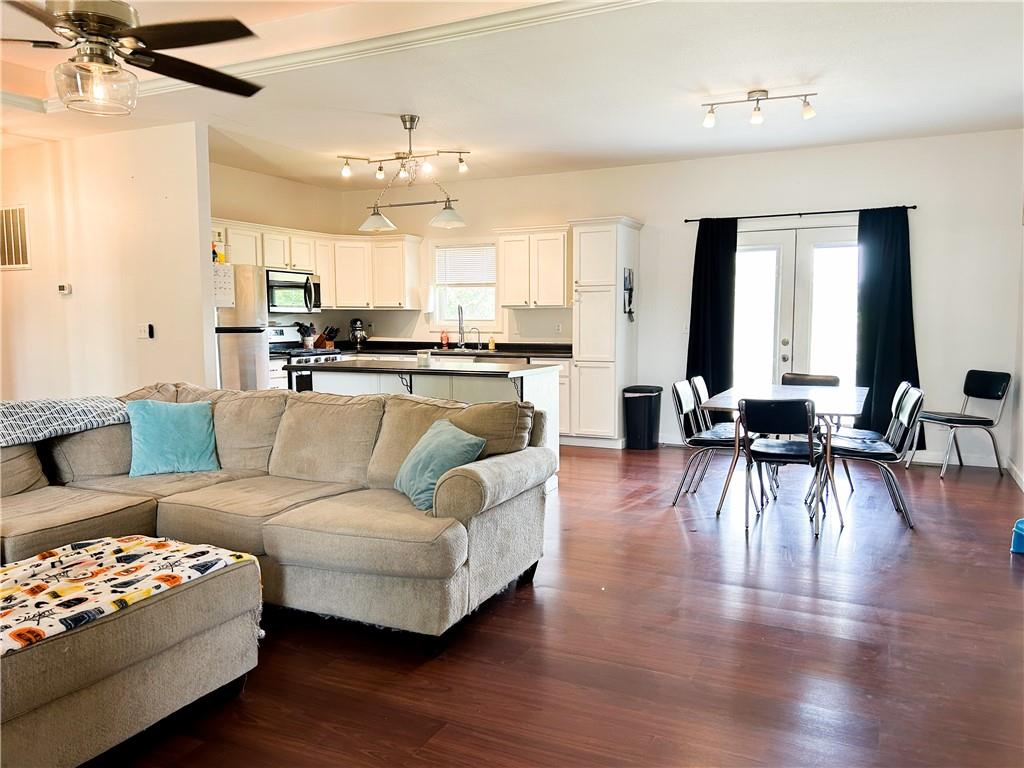 302 S 6th Street