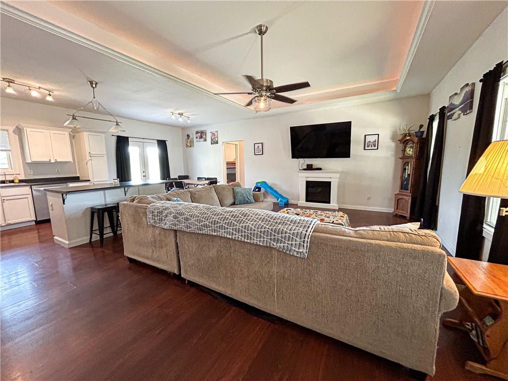 302 S 6th Street