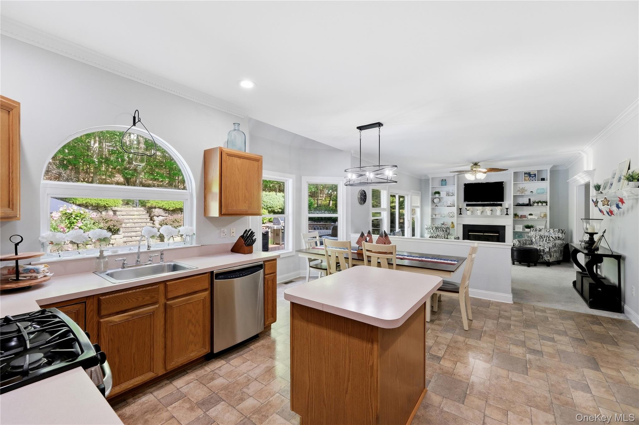 95 Crystal Brook Hollow Road