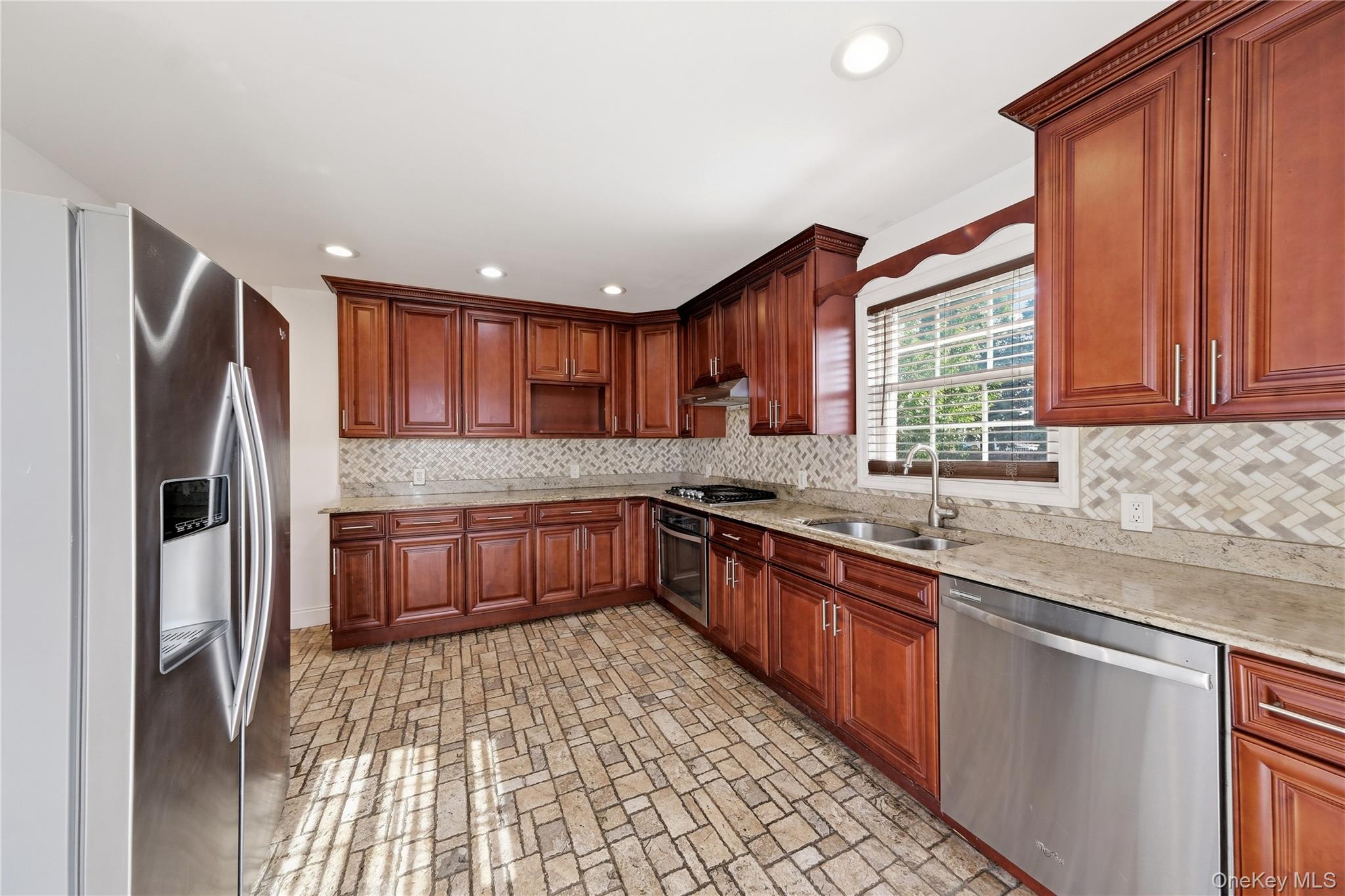 65 Peconic Street