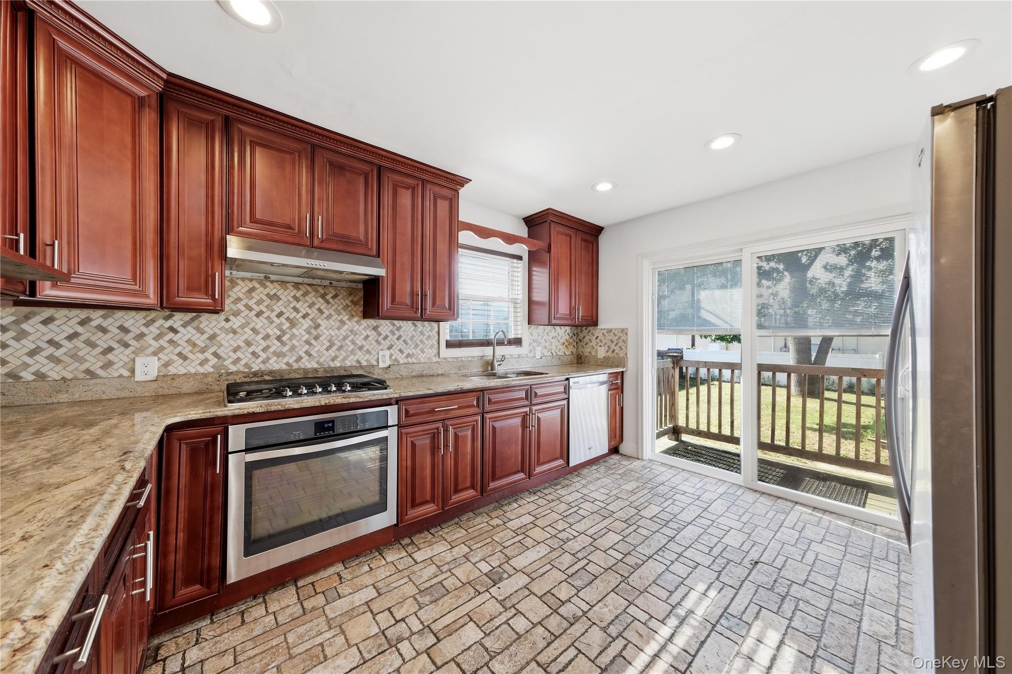 65 Peconic Street
