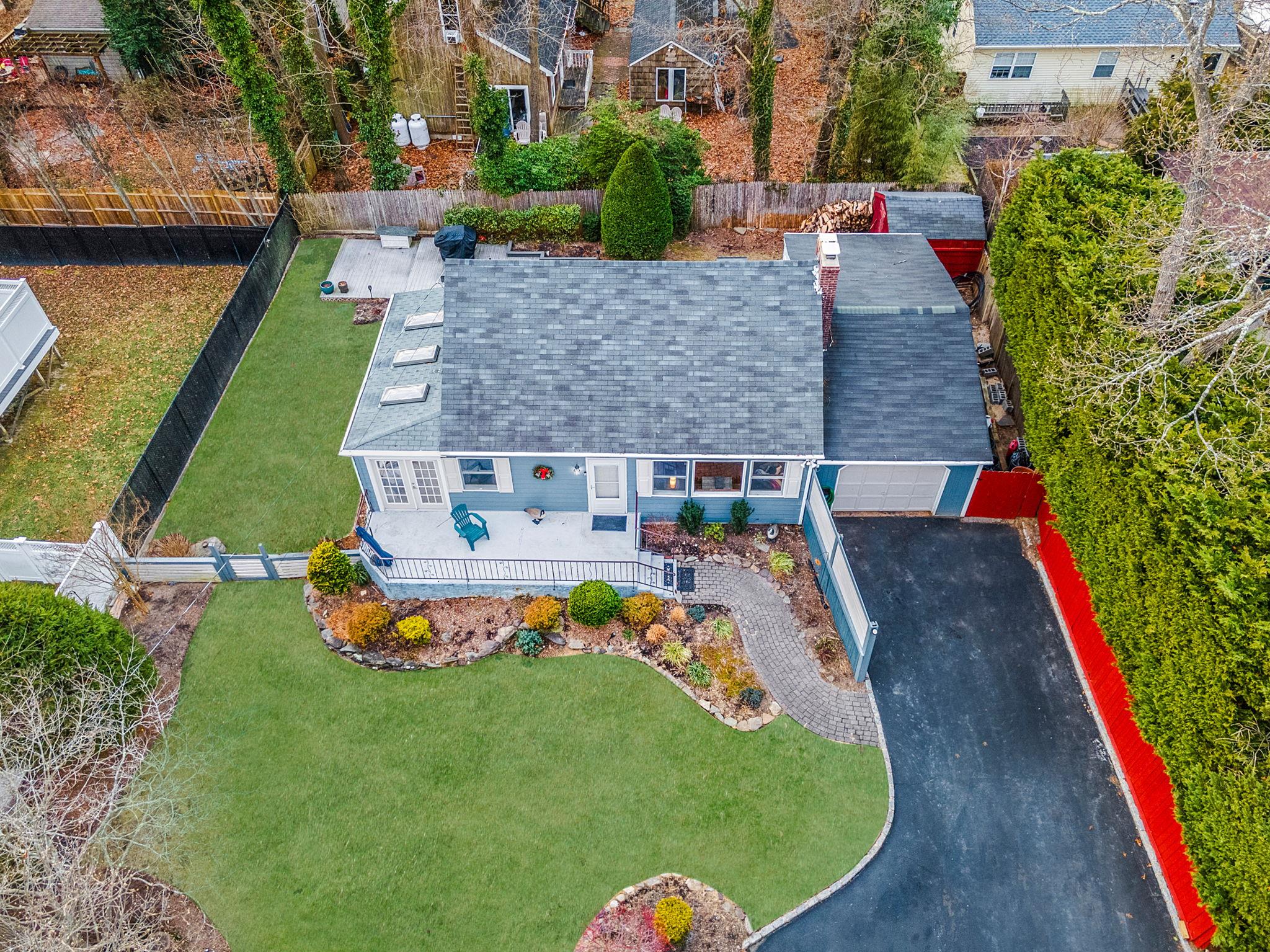 22 Laurelton Road
