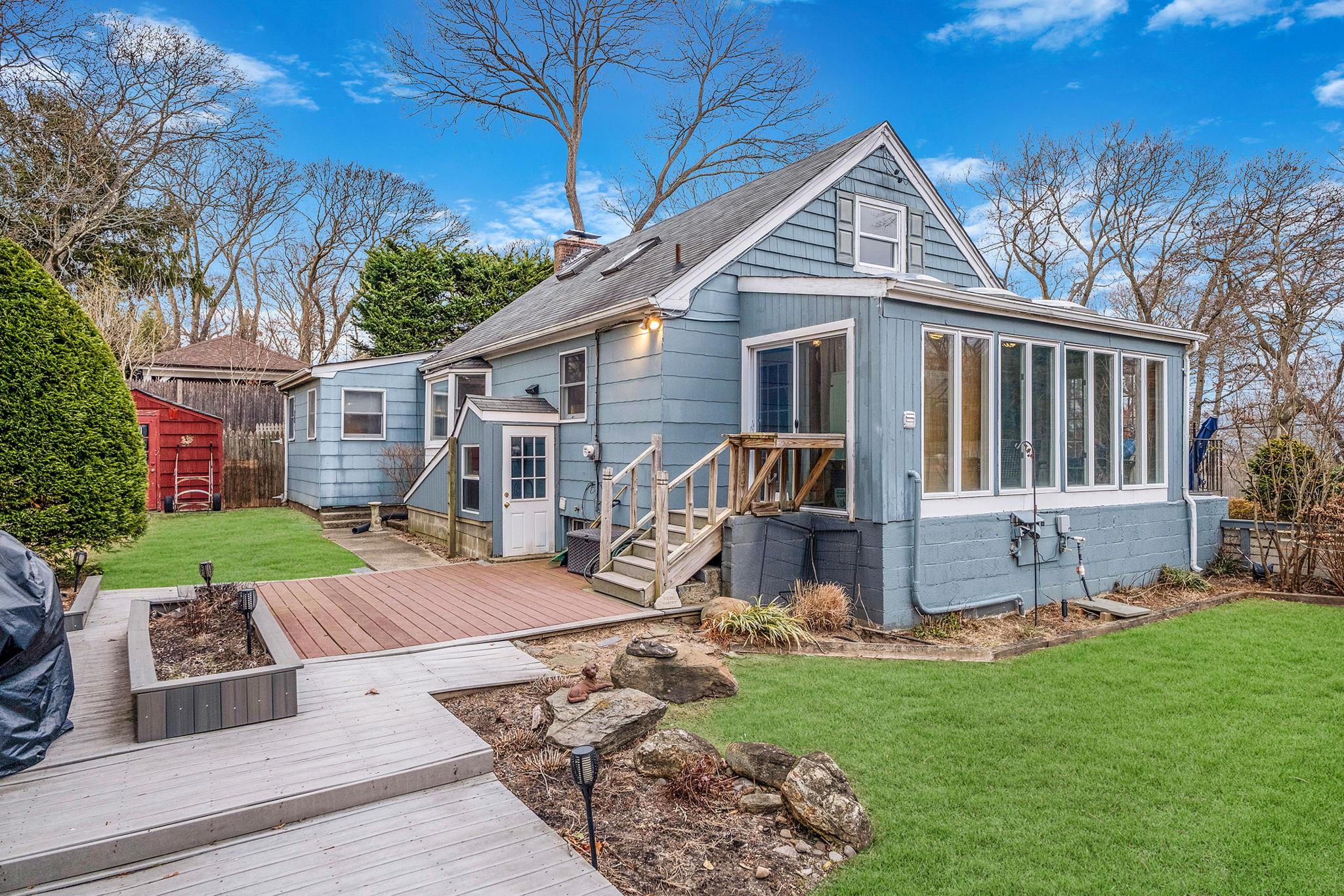 22 Laurelton Road