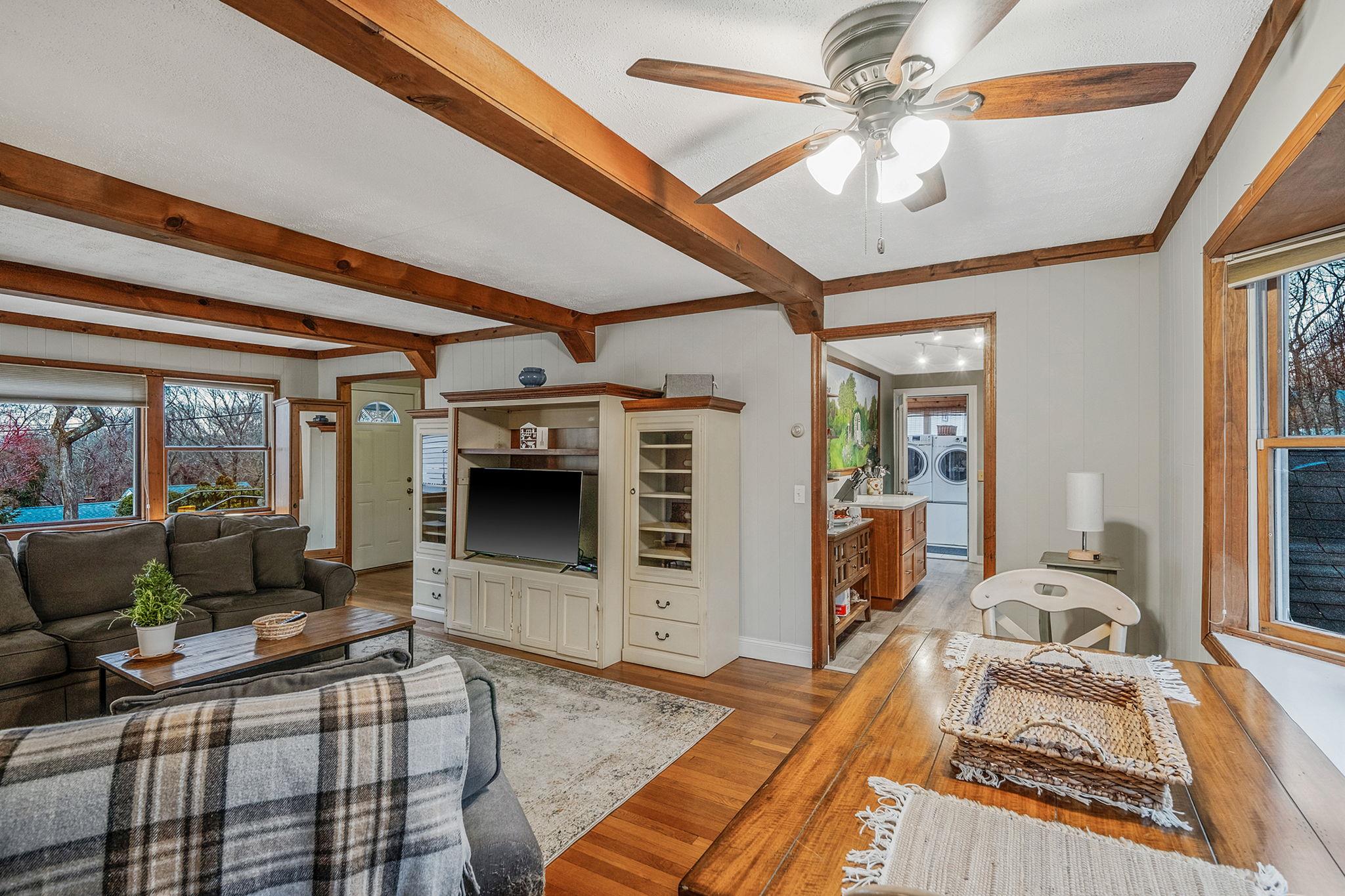 22 Laurelton Road