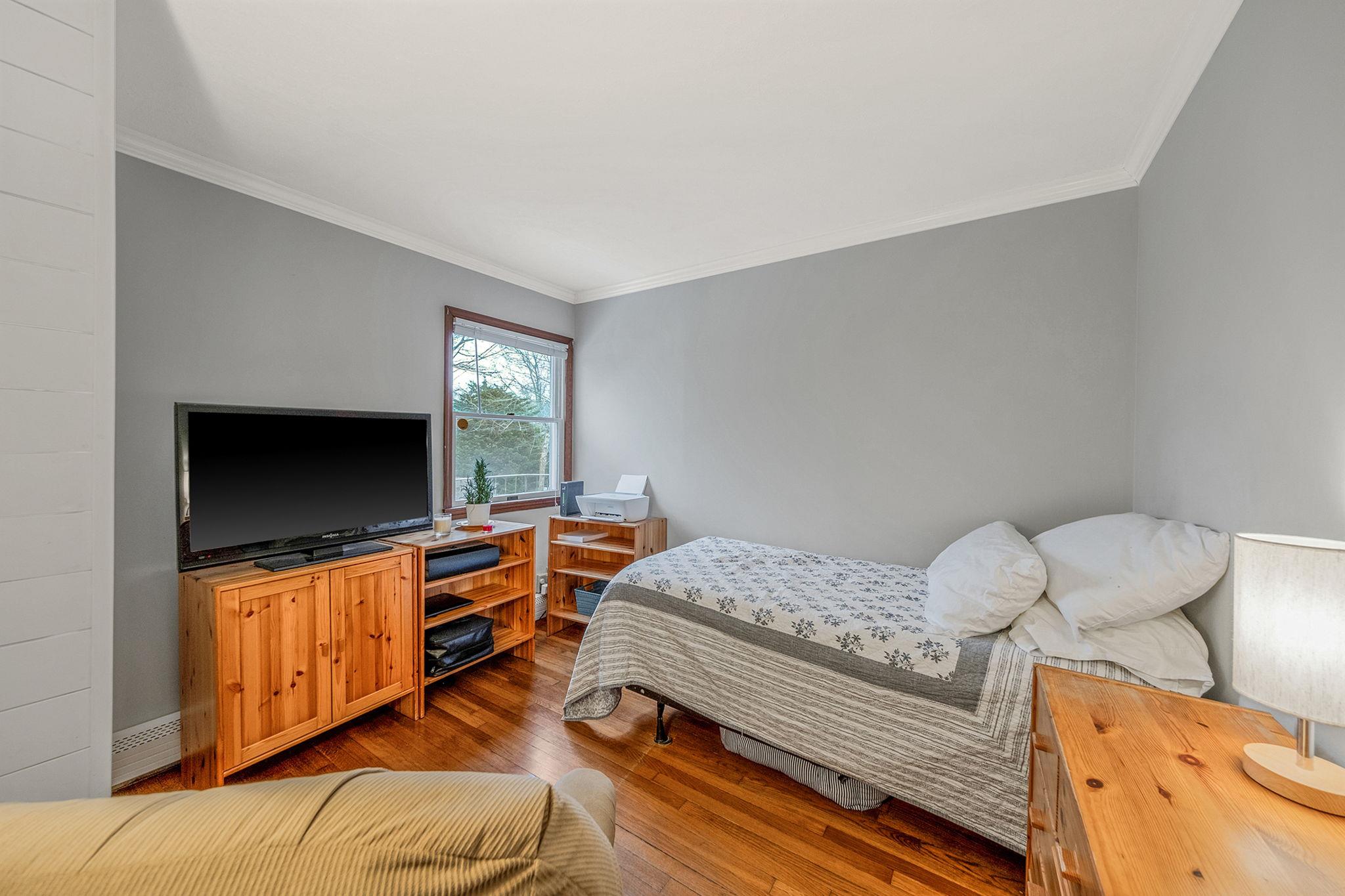 22 Laurelton Road