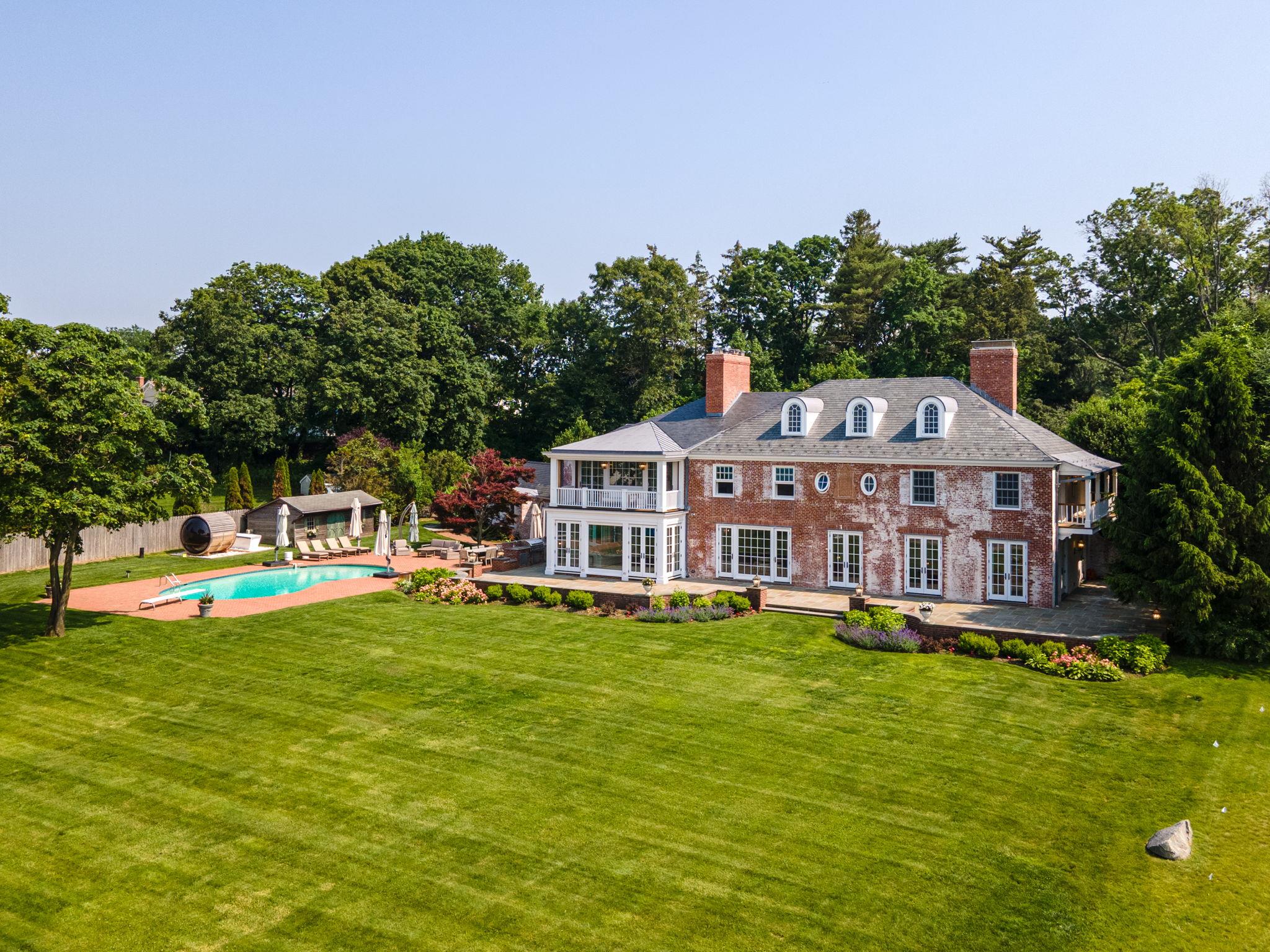 14 Private Road