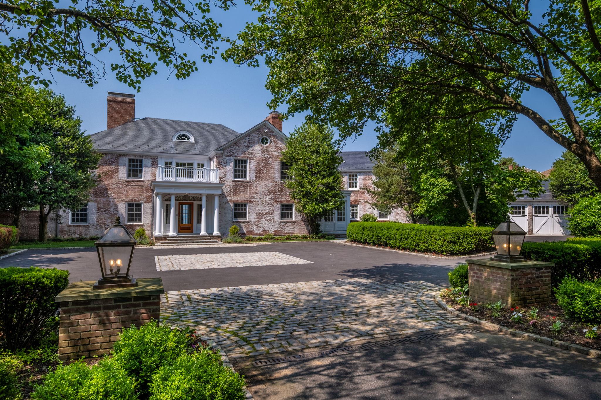 14 Private Road