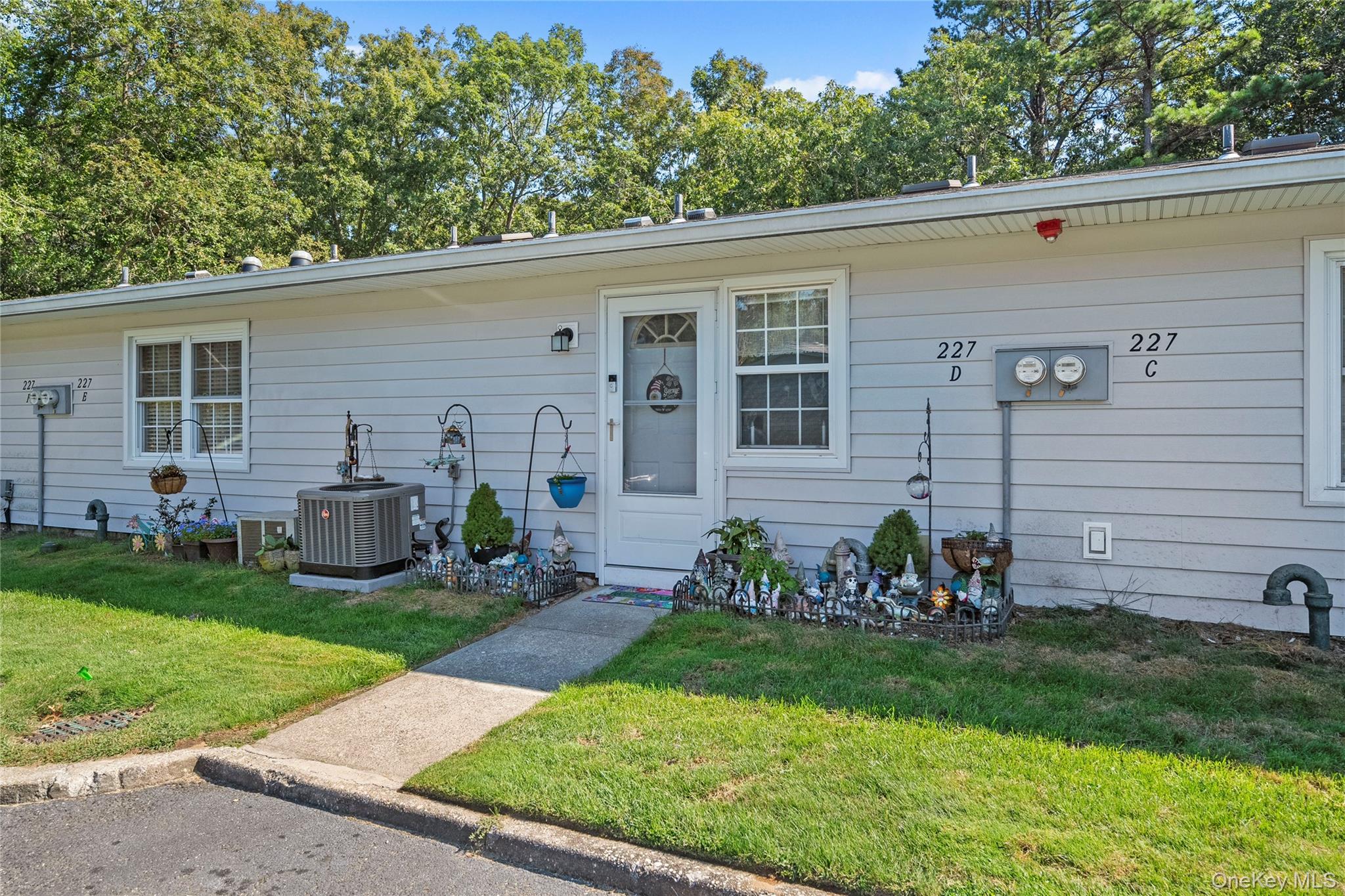 227 Blackpool Court Unit: D