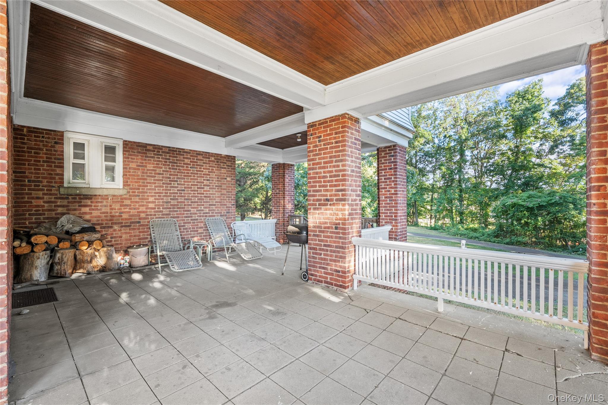 24 Valley Road