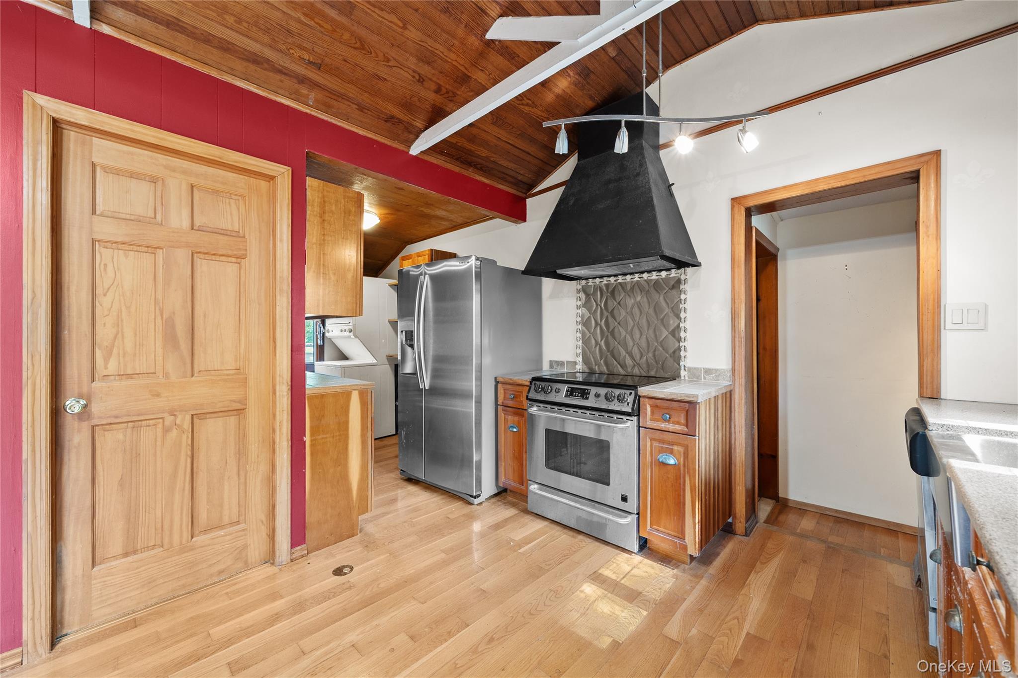 14 Whitestone Road