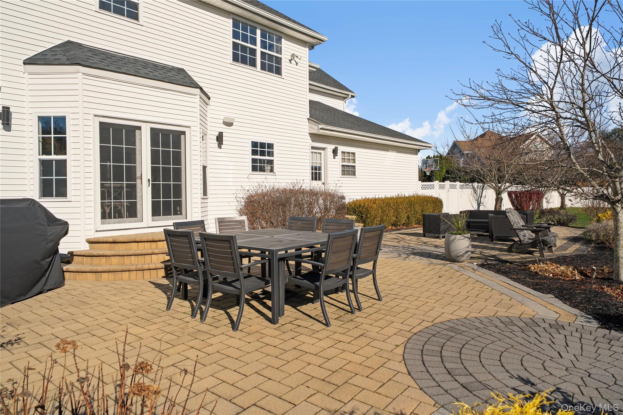2 Holly Court